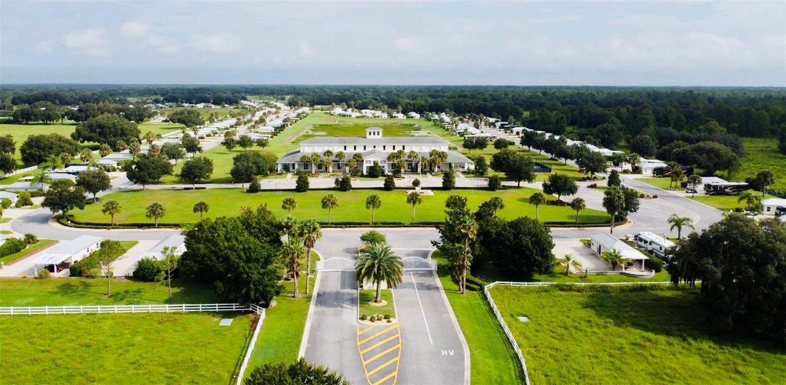 4692 SE 94TH AVENUE, Webster, FL 33597 4692 SE 94TH AVENUE, Webster, FL 33597