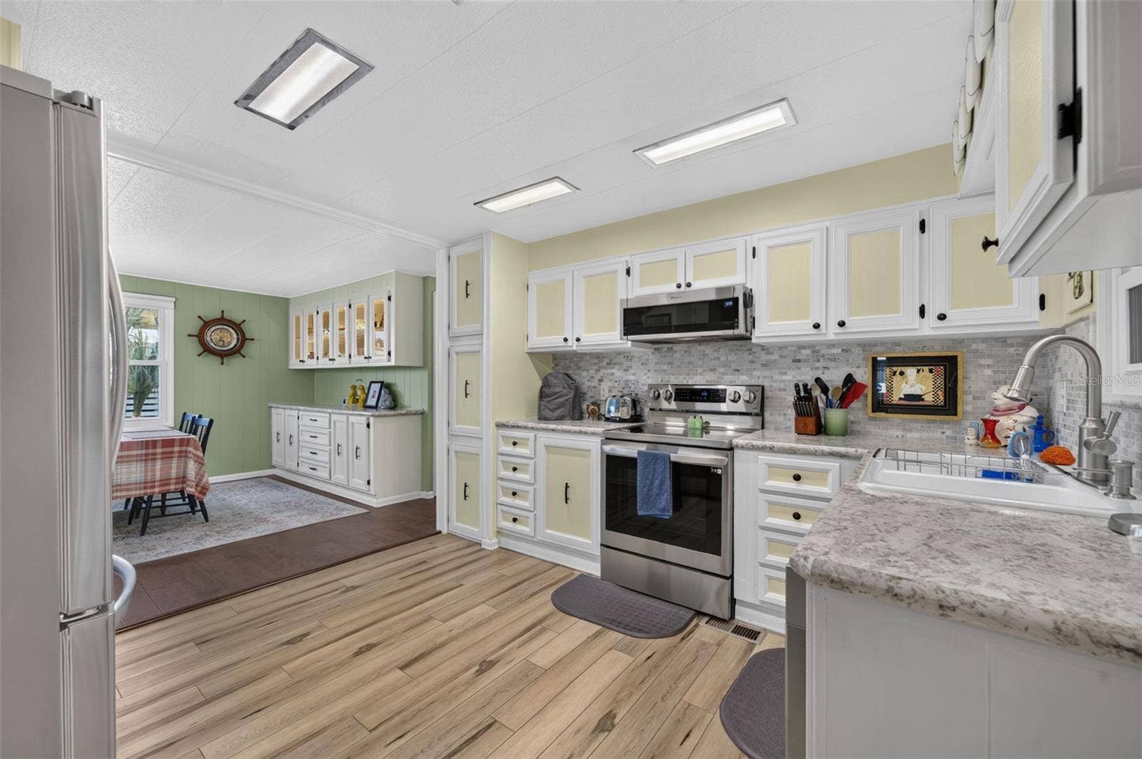 222 PARADISE S, Leesburg, FL 34788 222 PARADISE S, Leesburg, FL 34788
