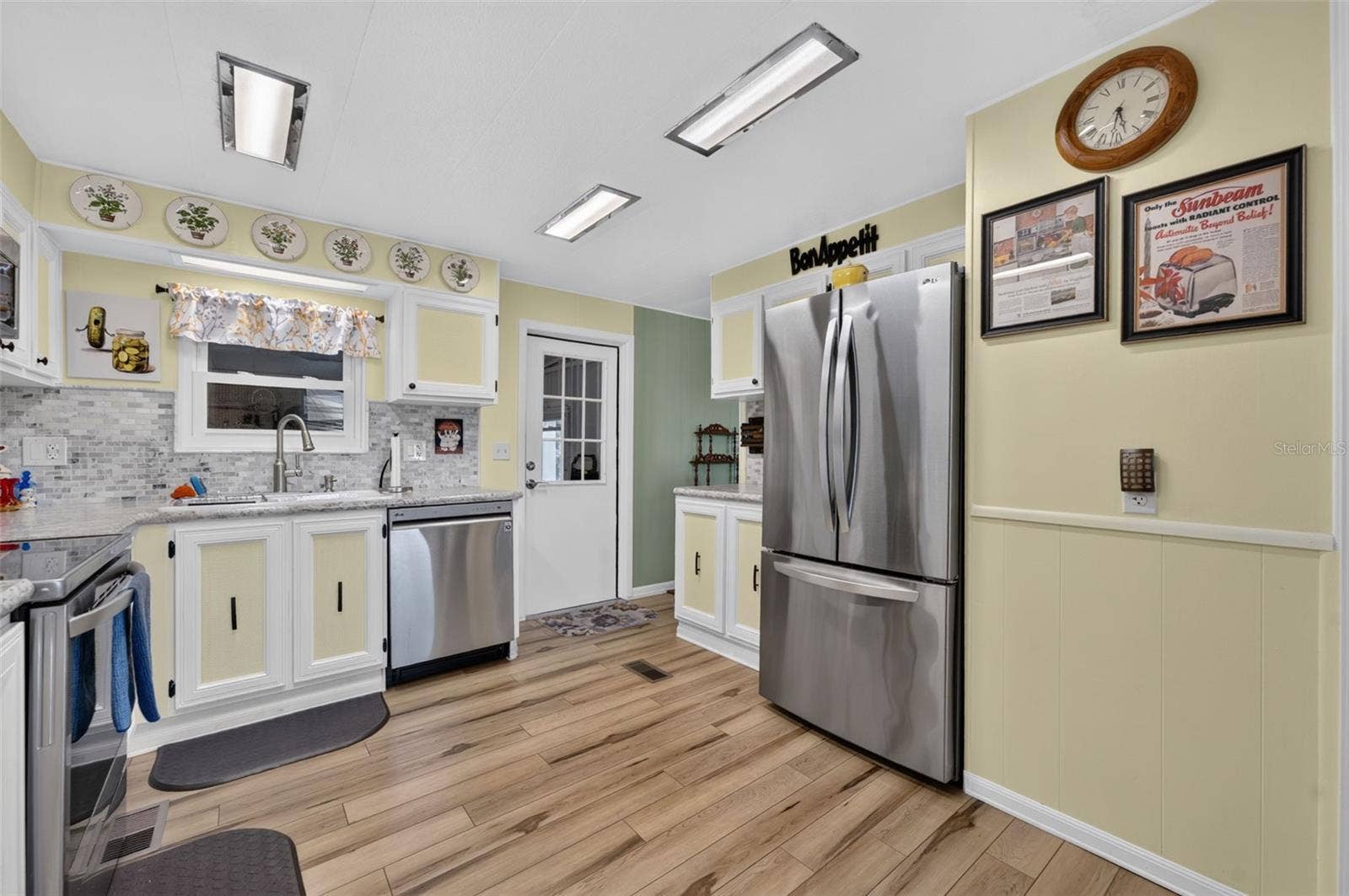 222 PARADISE S, Leesburg, FL 34788 222 PARADISE S, Leesburg, FL 34788