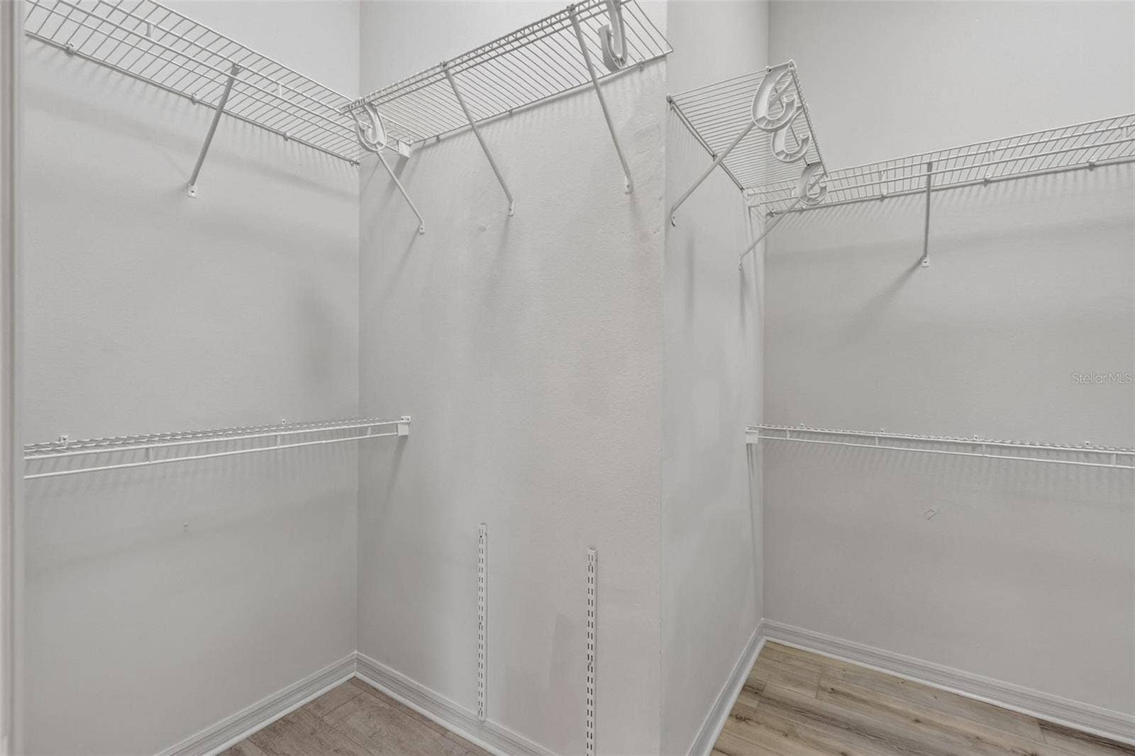 16840 SE 85TH SAPELO COURT, The Villages, FL 32162 Primary Bedroom Walk-In Closet
