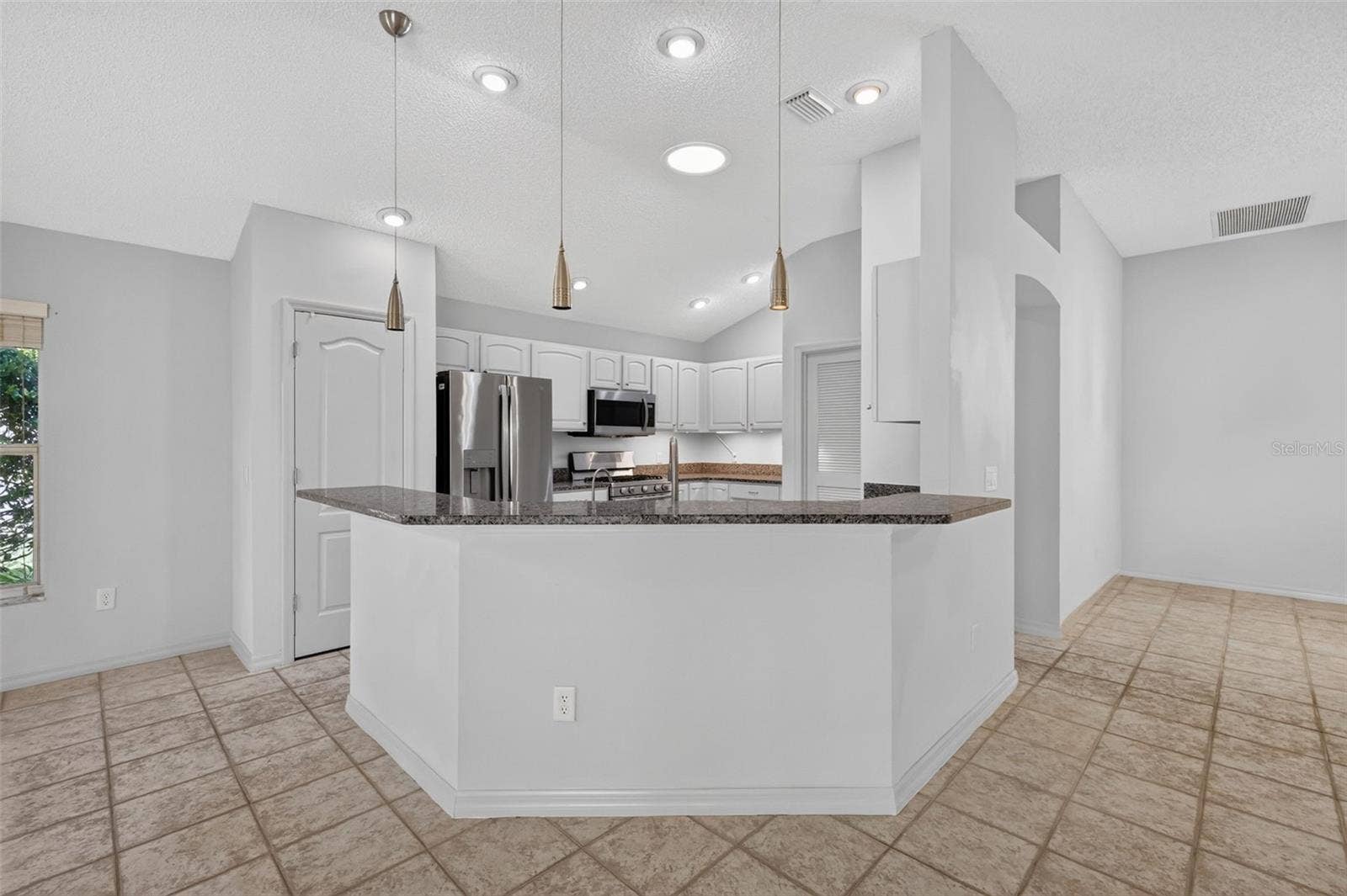 16840 SE 85TH SAPELO COURT, The Villages, FL 32162 Kitchen Eat-In Counter