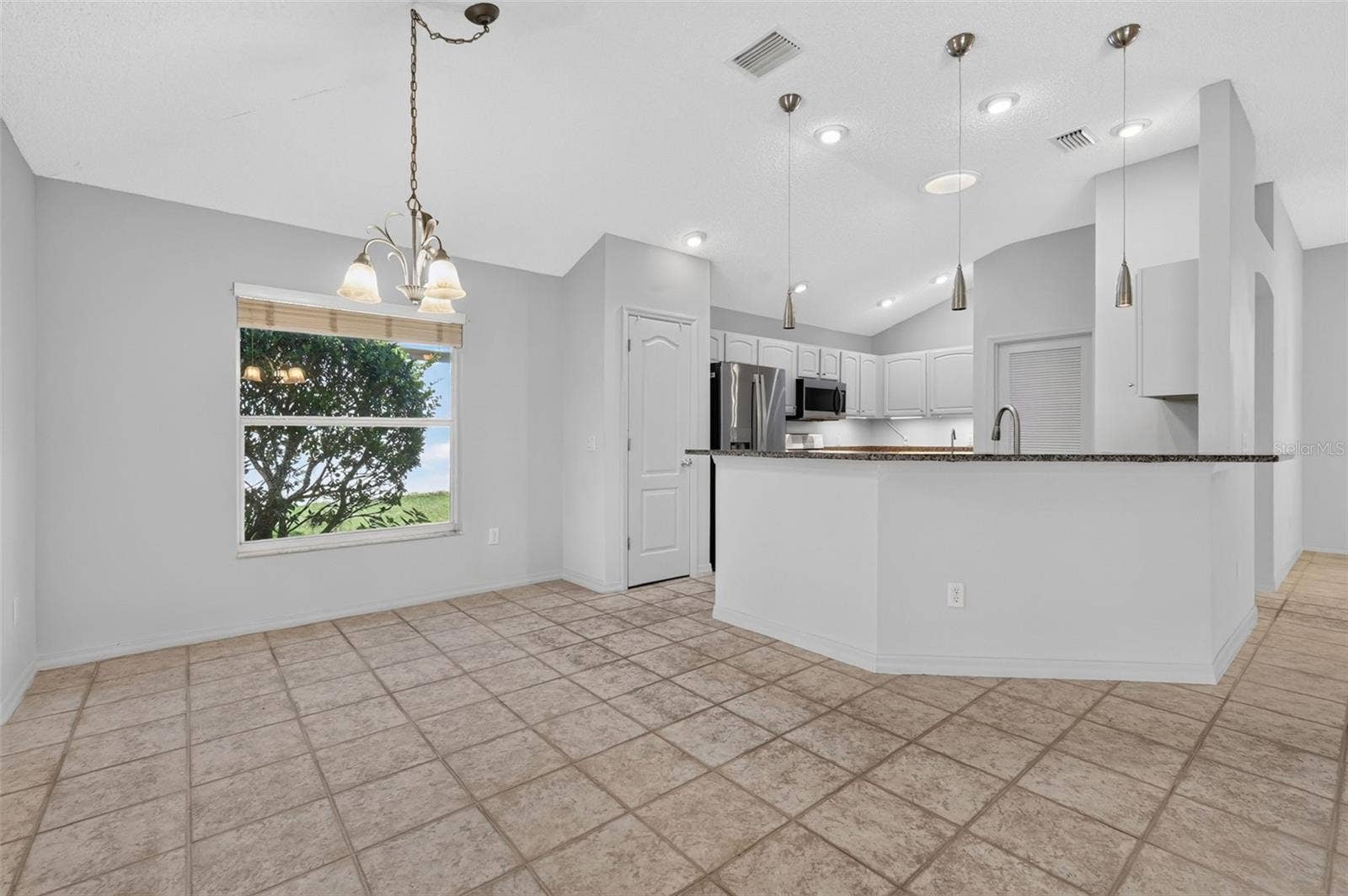 16840 SE 85TH SAPELO COURT, The Villages, FL 32162 Kitchen and Dinette