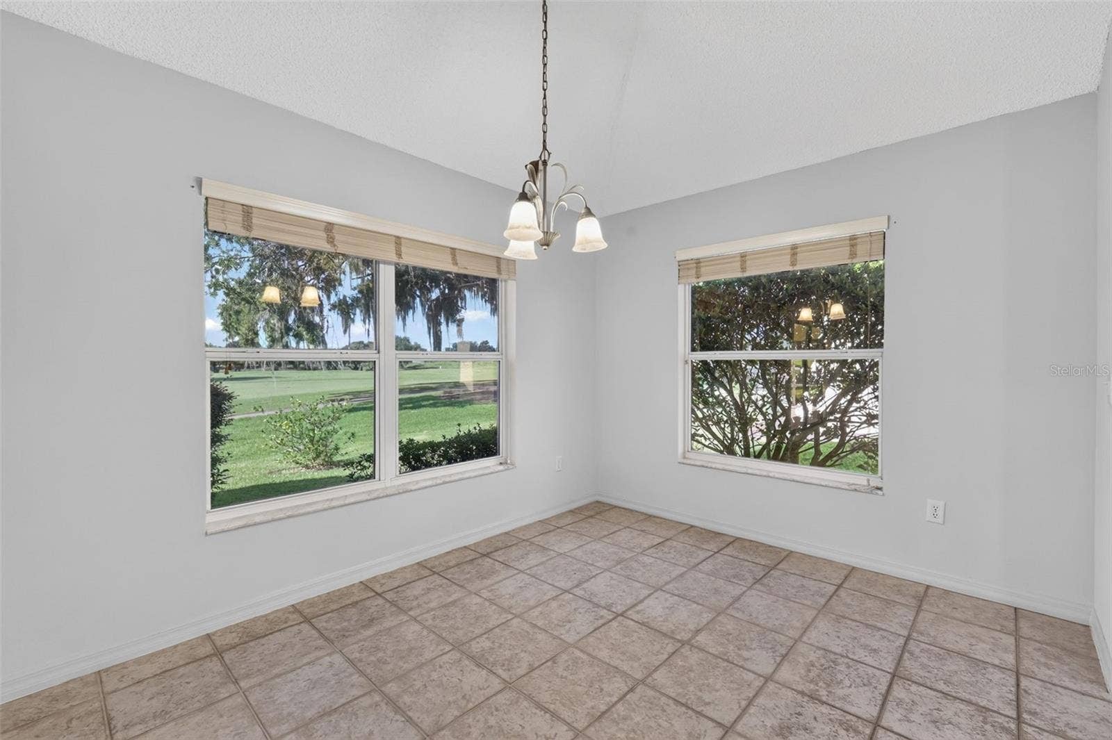 16840 SE 85TH SAPELO COURT, The Villages, FL 32162 Dinette