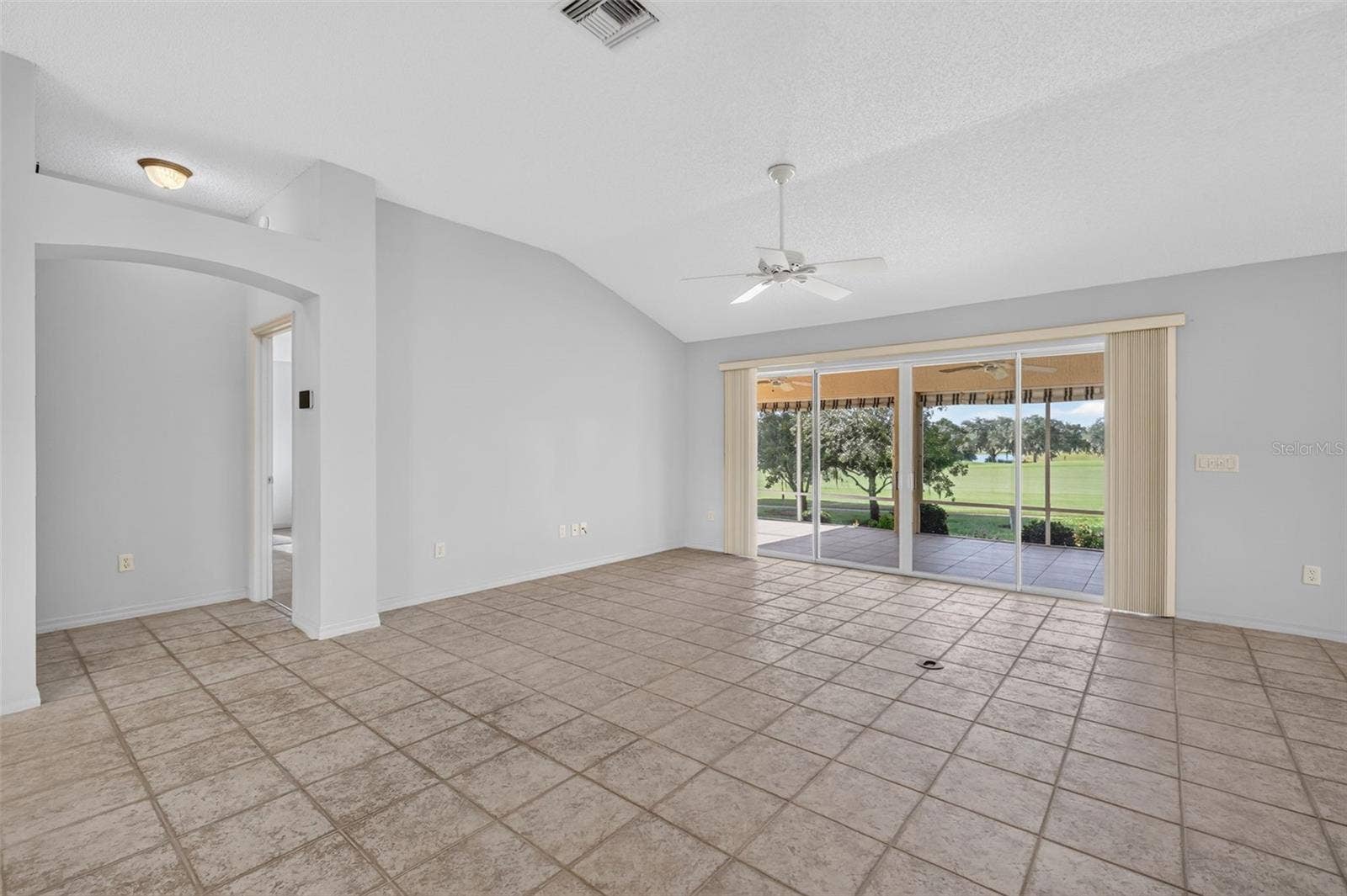 16840 SE 85TH SAPELO COURT, The Villages, FL 32162 Living Room