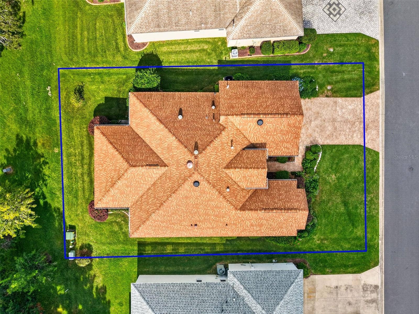 16840 SE 85TH SAPELO COURT, The Villages, FL 32162 Aerial Side Elevation with Property Lines
