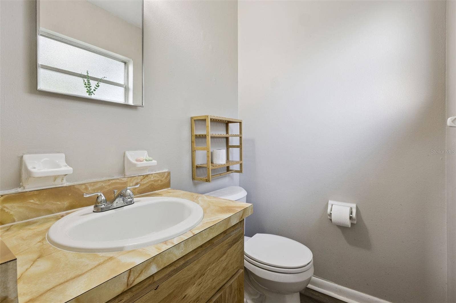 416 WINNERS CIRCLE, Lady Lake, FL 32159 Primary Suite has 1/2 Bath.