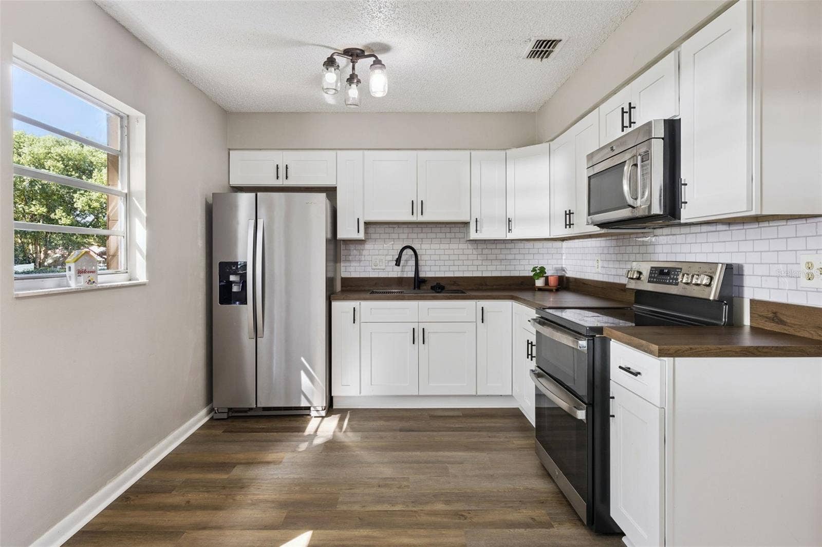416 WINNERS CIRCLE, Lady Lake, FL 32159 Kitchen