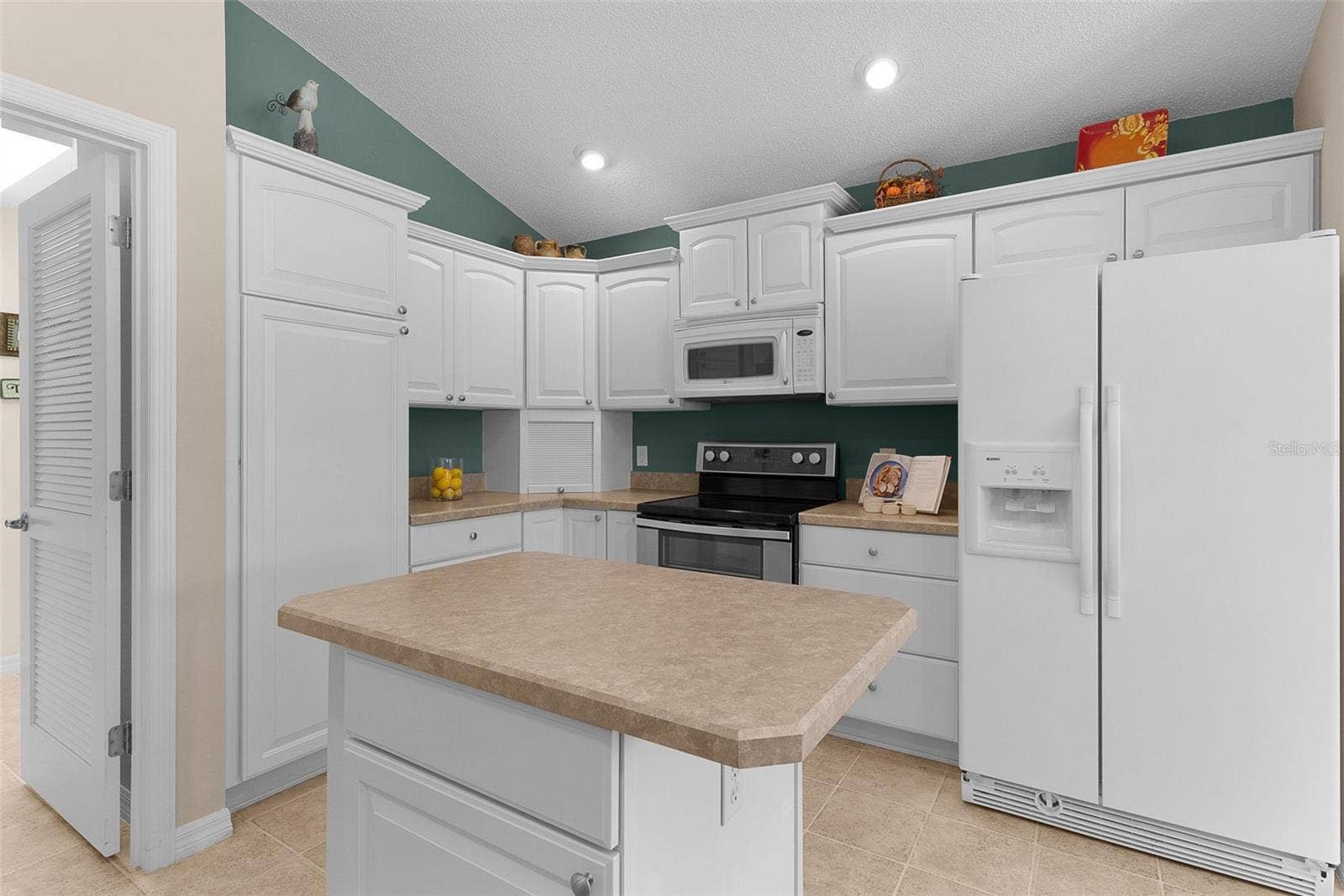 2908 MANOR DOWNS, The Villages, FL 32162 2908 MANOR DOWNS, The Villages, FL 32162
