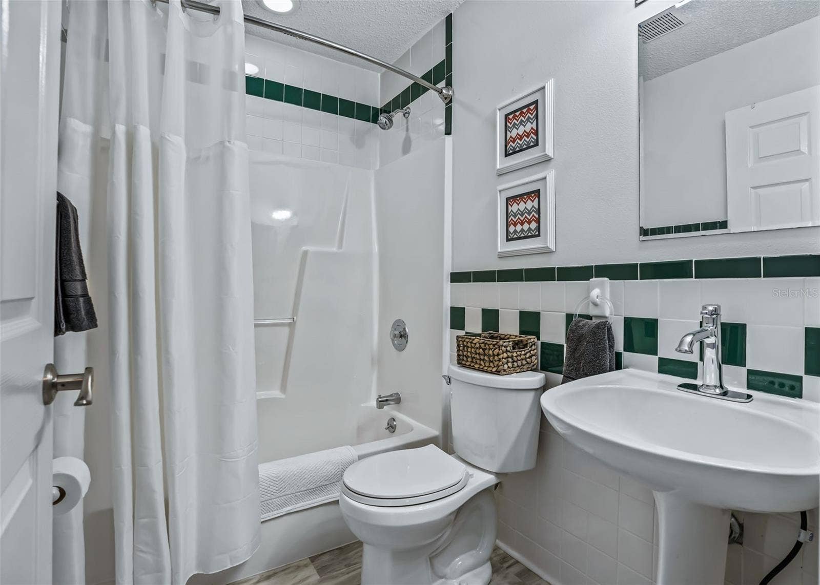 17864 SE 115TH COURT, Summerfield, FL 34491 2nd bathroom