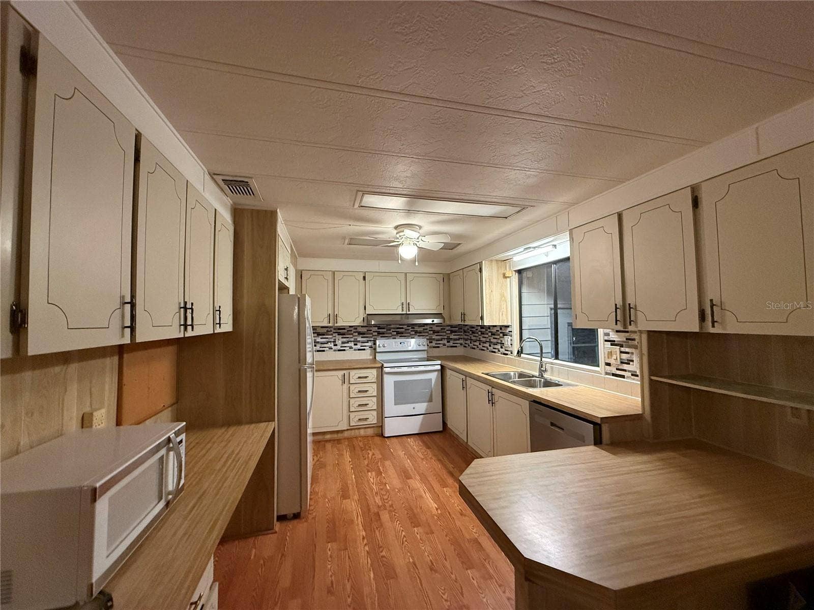 42 ROBIN ROAD, Wildwood, FL 34785 42 ROBIN ROAD, Wildwood, FL 34785