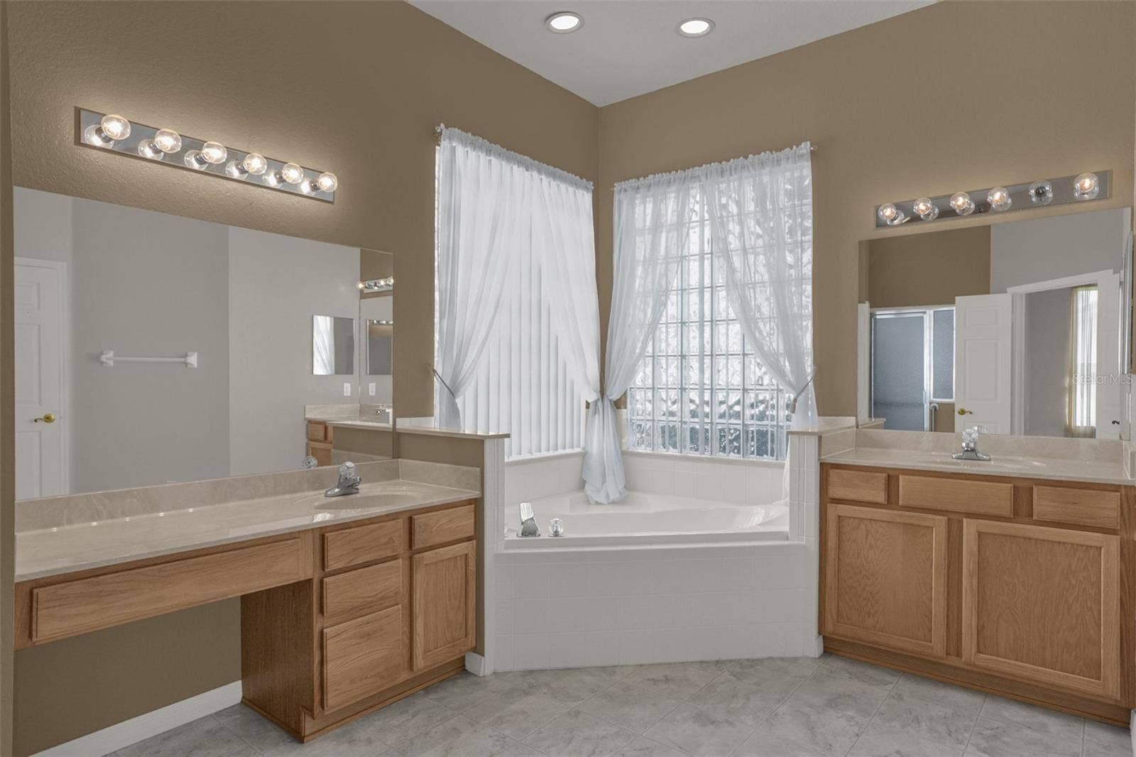 17648 SE 119TH AVENUE ROAD, Summerfield, FL 34491 Primary ensuite