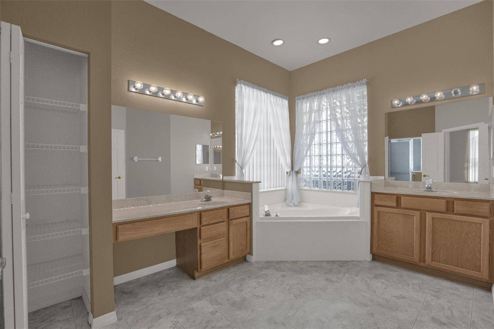 17648 SE 119TH AVENUE ROAD, Summerfield, FL 34491 Primary ensuite