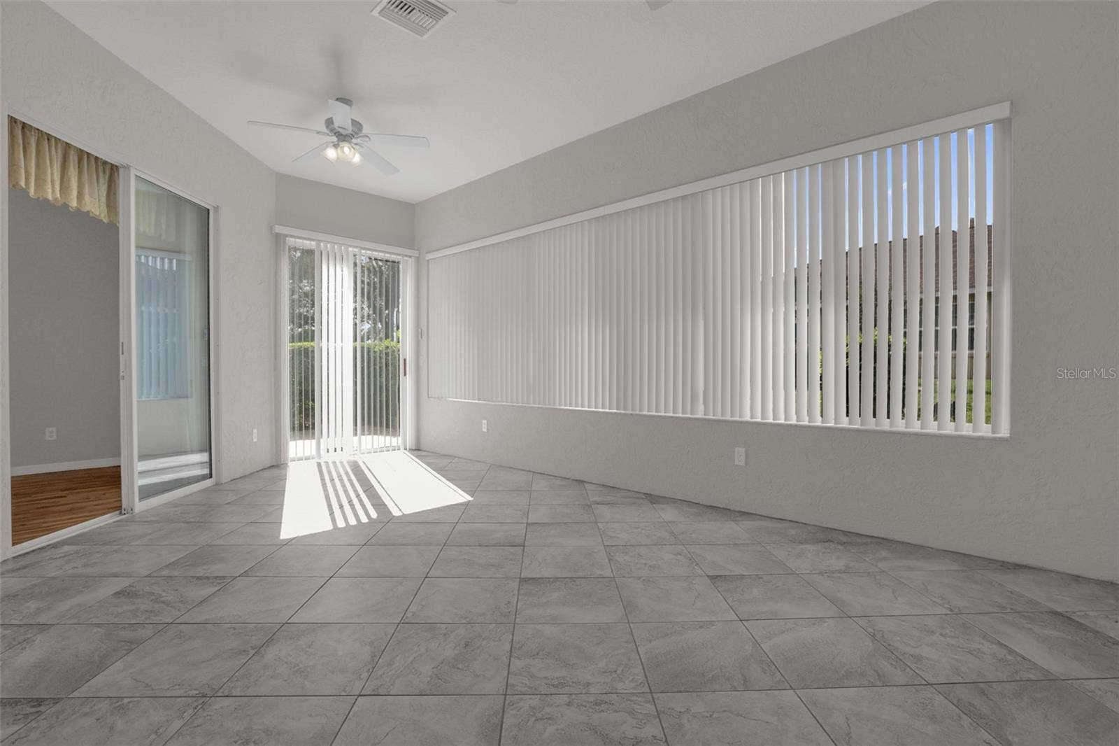 17648 SE 119TH AVENUE ROAD, Summerfield, FL 34491 enclosed lanai