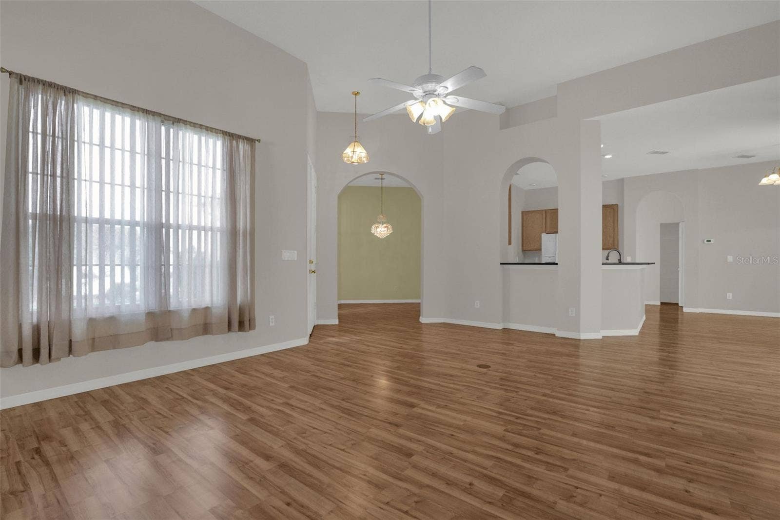 17648 SE 119TH AVENUE ROAD, Summerfield, FL 34491 Living Rm