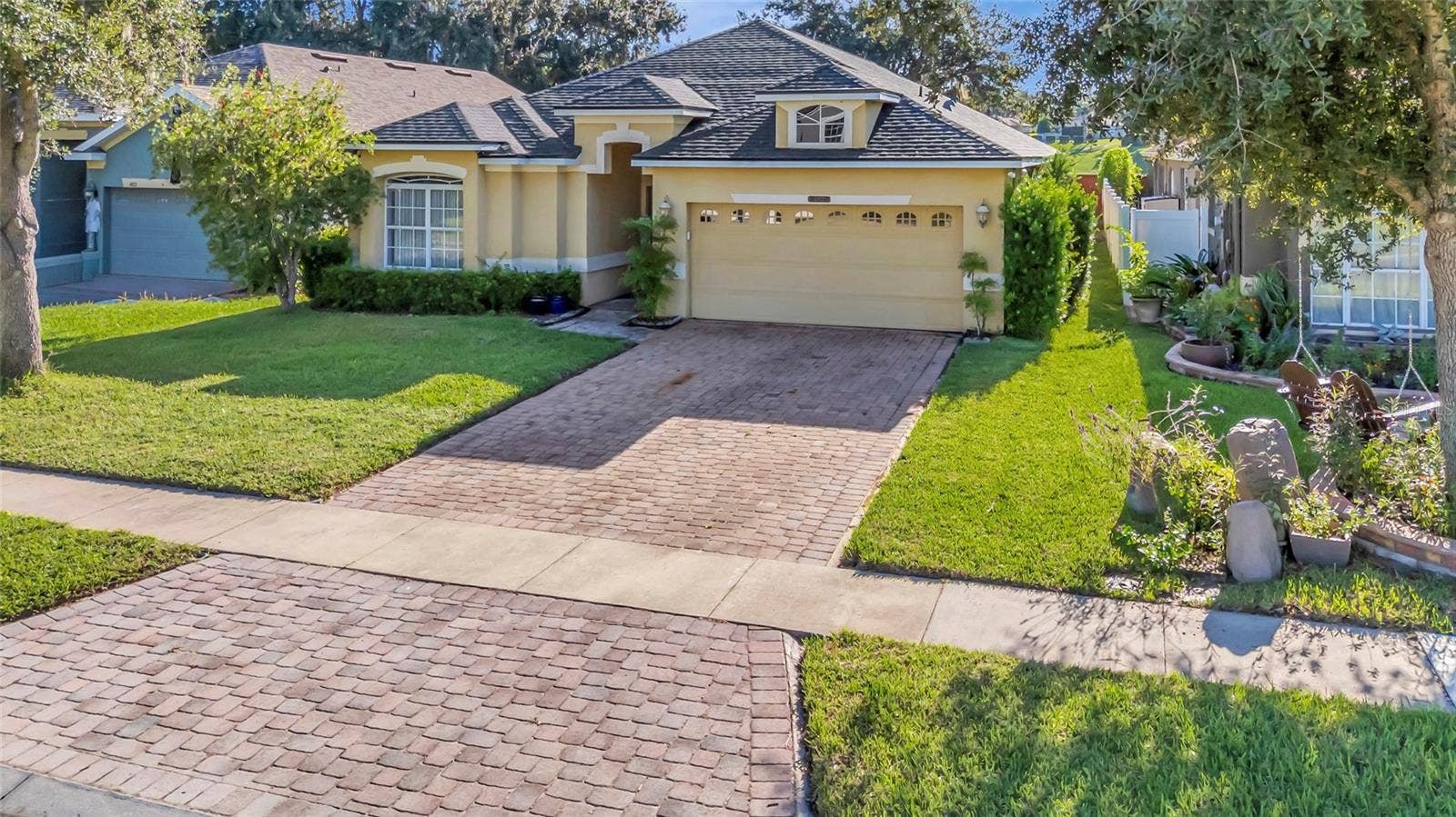4877 Grassy Knoll