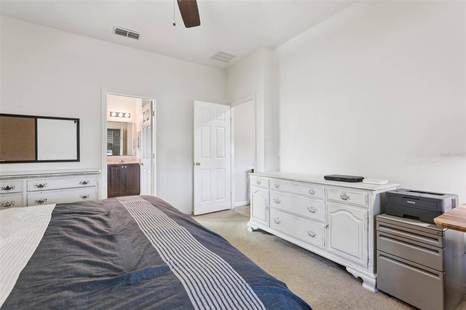 1689 STRATHMORE CIRCLE, Mount Dora, FL 32757 1689 STRATHMORE CIRCLE, Mount Dora, FL 32757