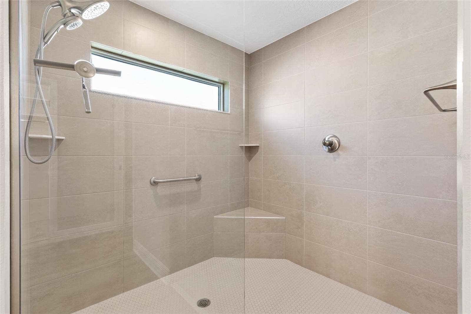 1386 KENNETH STREET, The Villages, FL 34762 Primary Shower