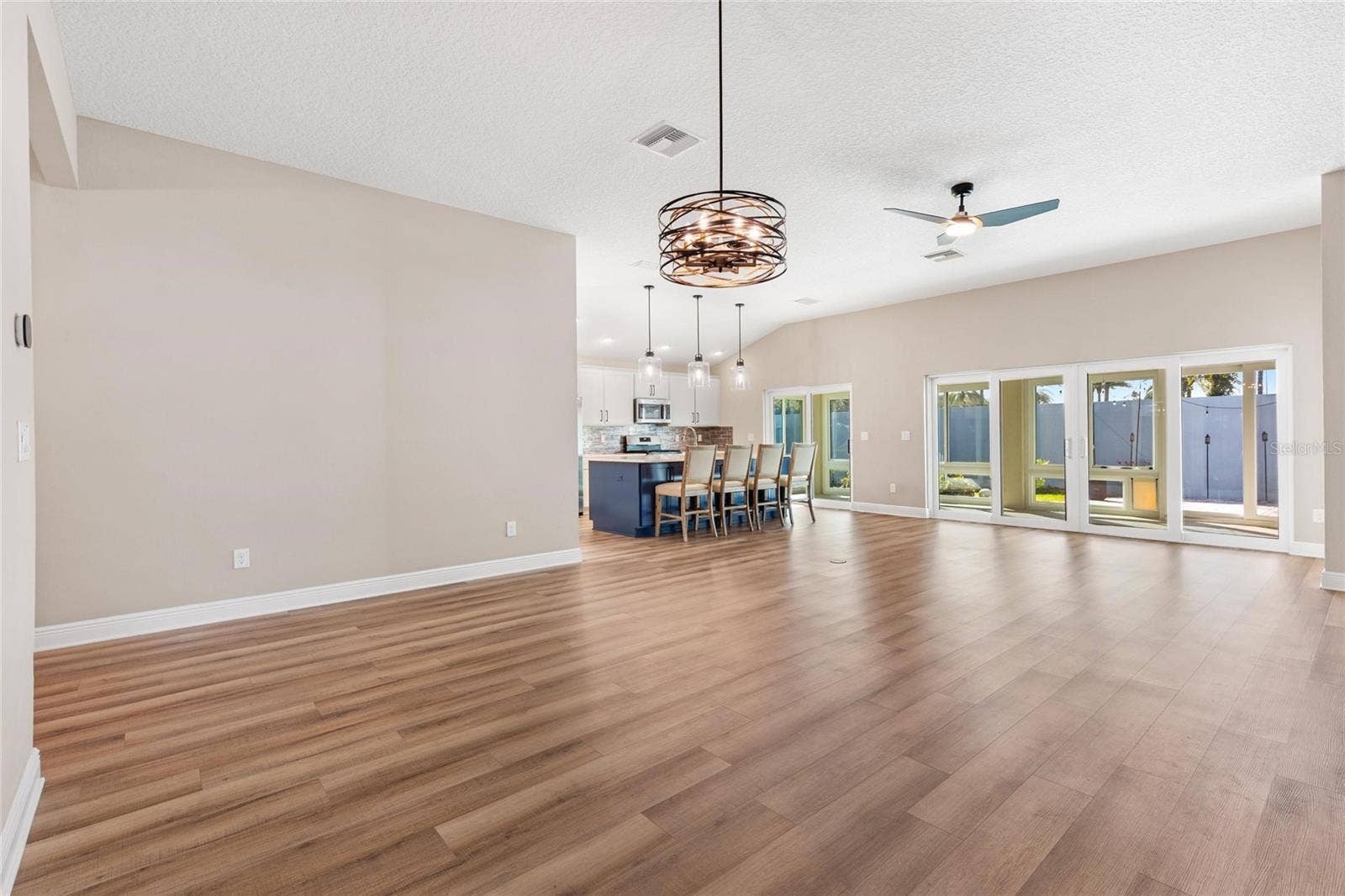 1386 KENNETH STREET, The Villages, FL 34762 dining & greatroom