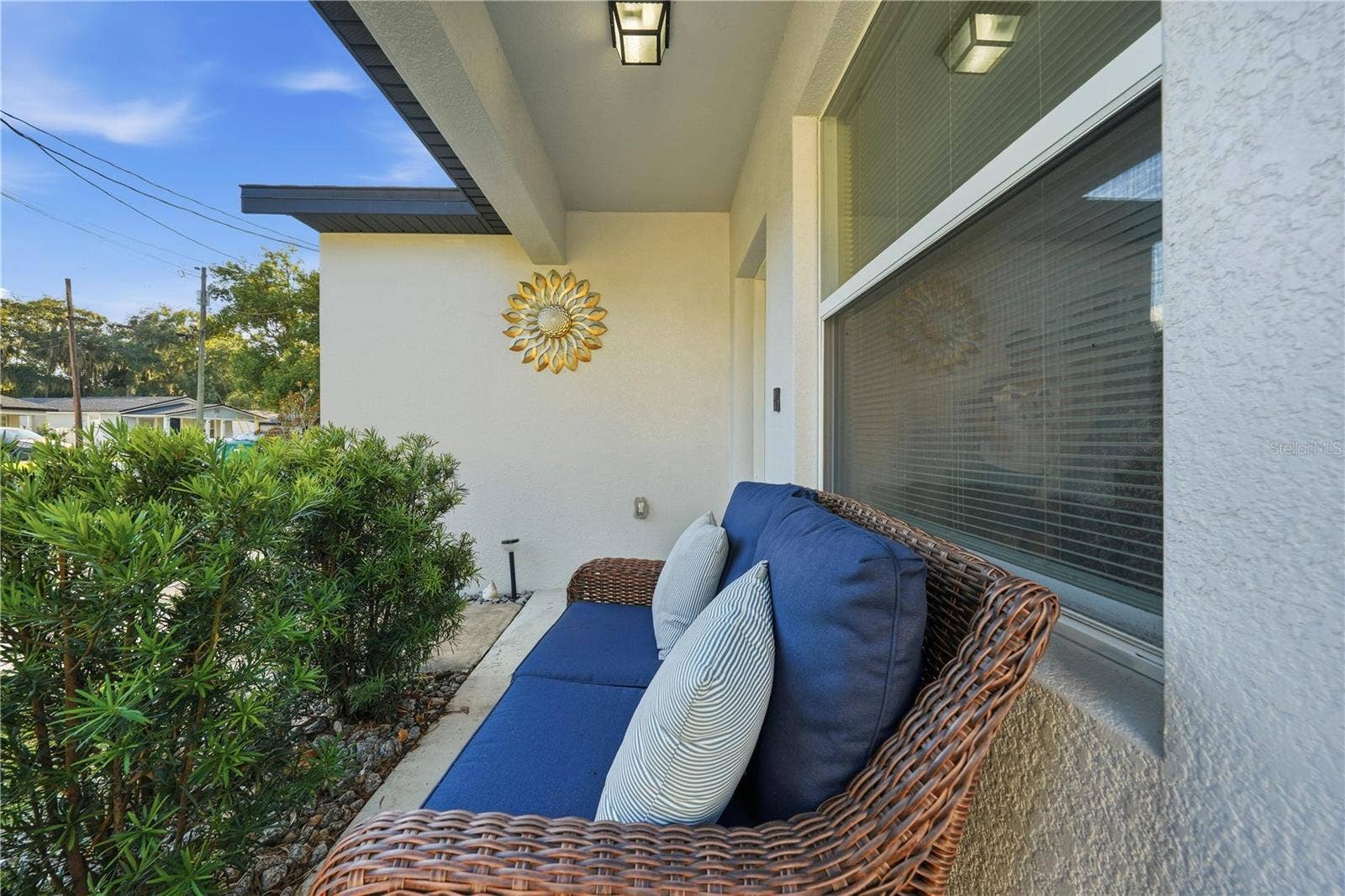 1911 VIRGINIA AVENUE, Eustis, FL 32726 front porch