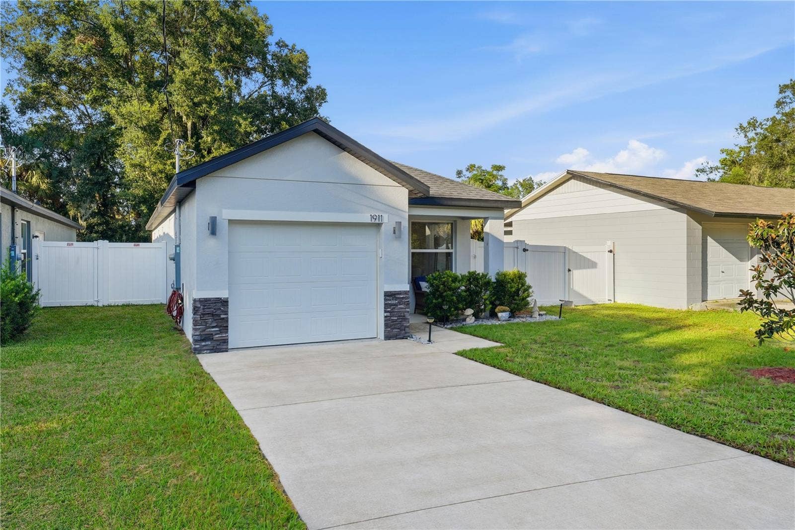 1911 VIRGINIA AVENUE, Eustis, FL 32726 1911 VIRGINIA AVENUE, Eustis, FL 32726