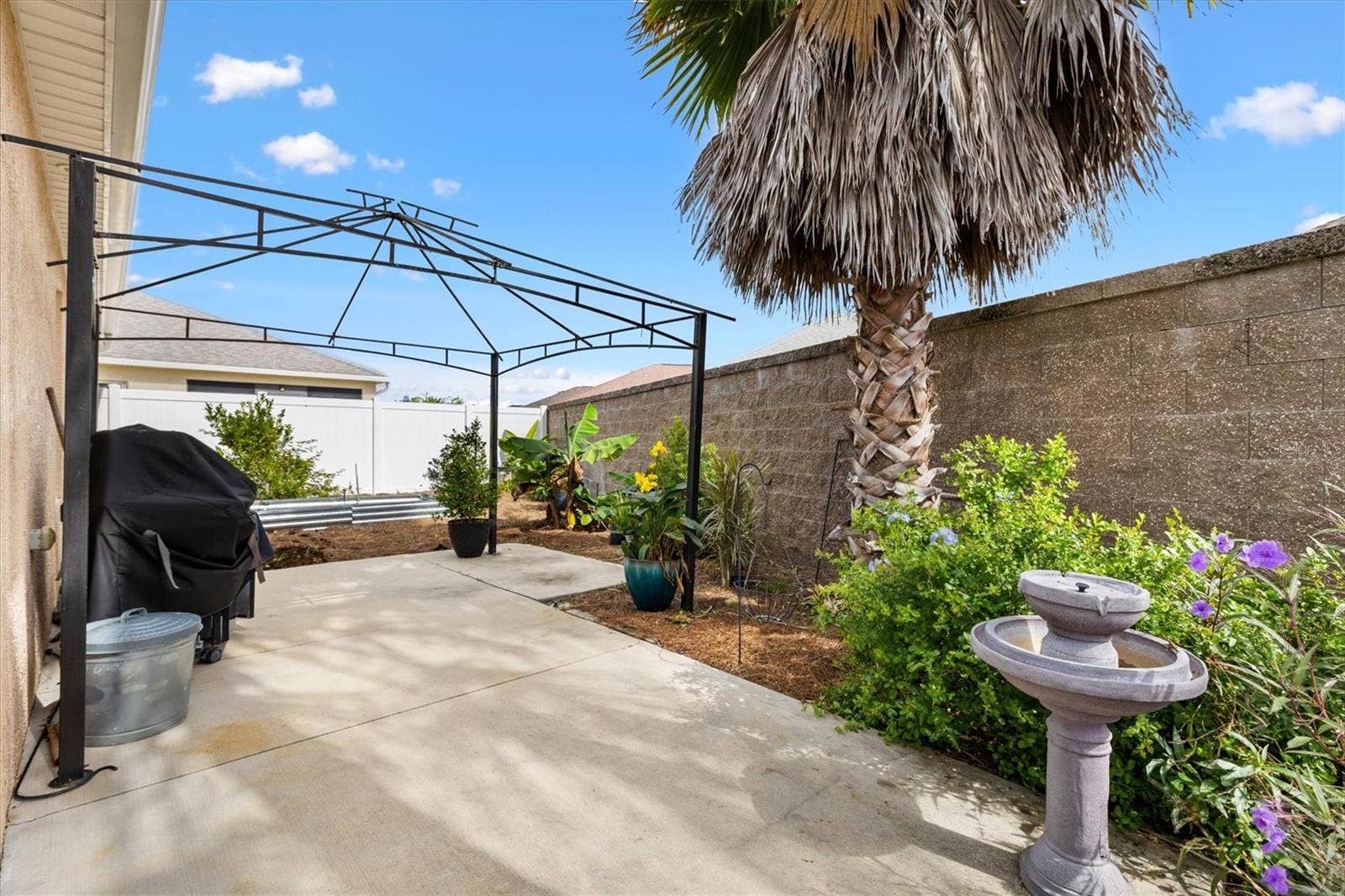 16839 SE 91ST PHILLIPS COURT, The Villages, FL 32162 16839 SE 91ST PHILLIPS COURT, The Villages, FL 32162