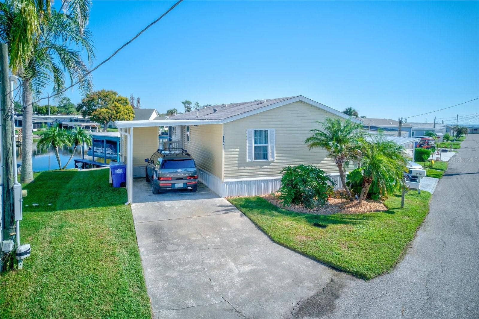 1440 S SHORE DRIVE, Tavares, FL 32778