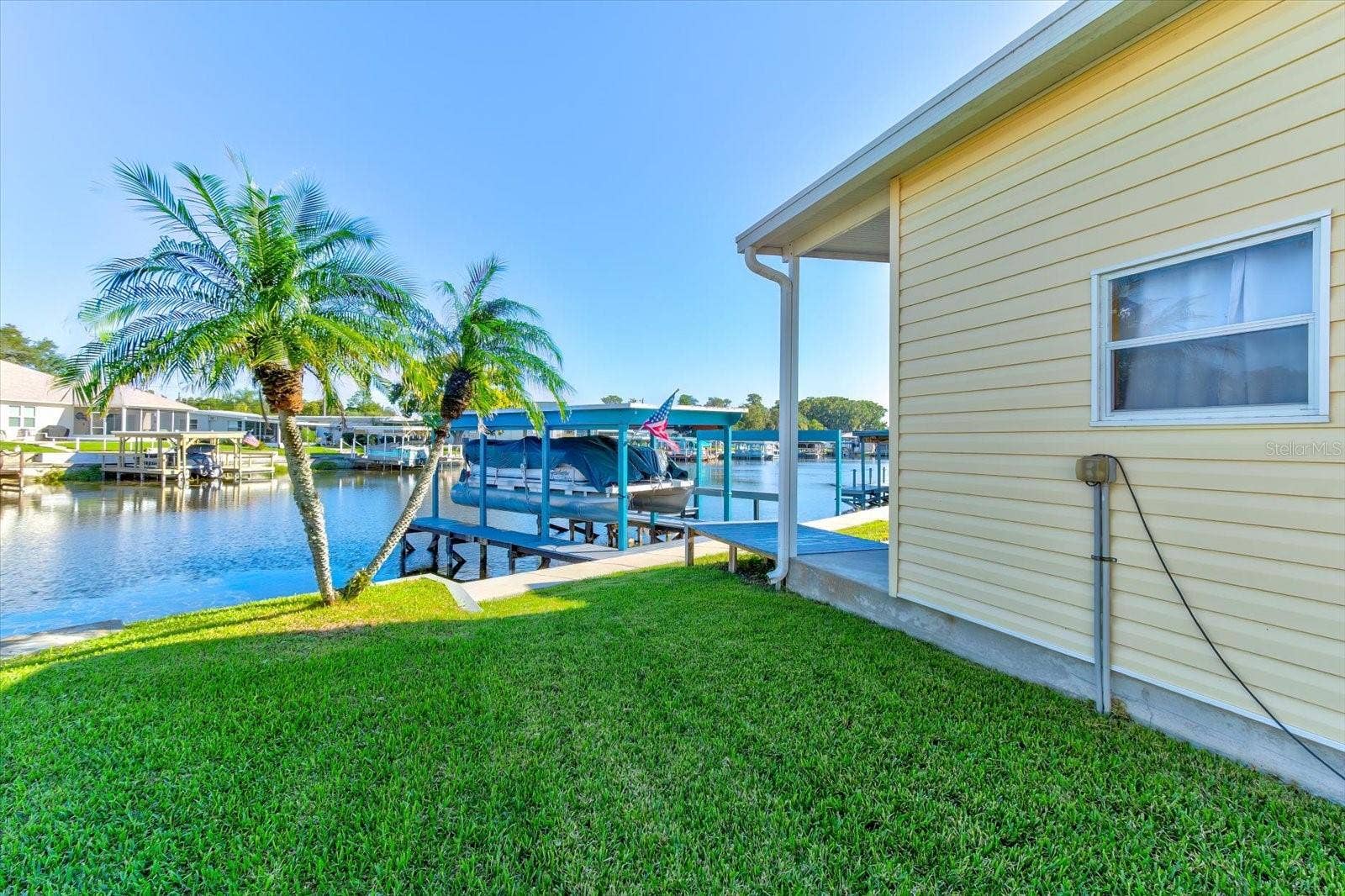 1440 S SHORE DRIVE, Tavares, FL 32778