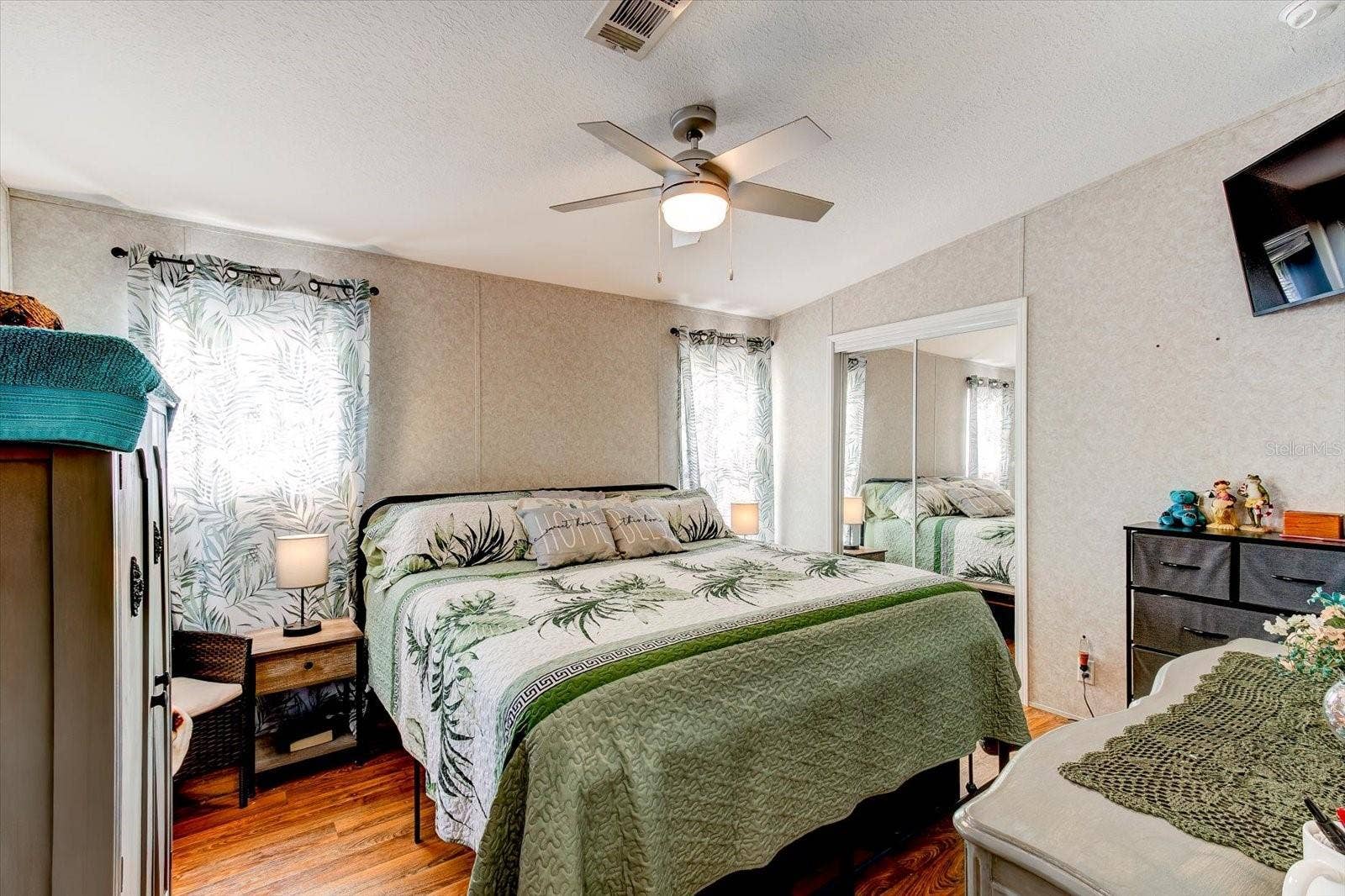 1440 S SHORE DRIVE, Tavares, FL 32778