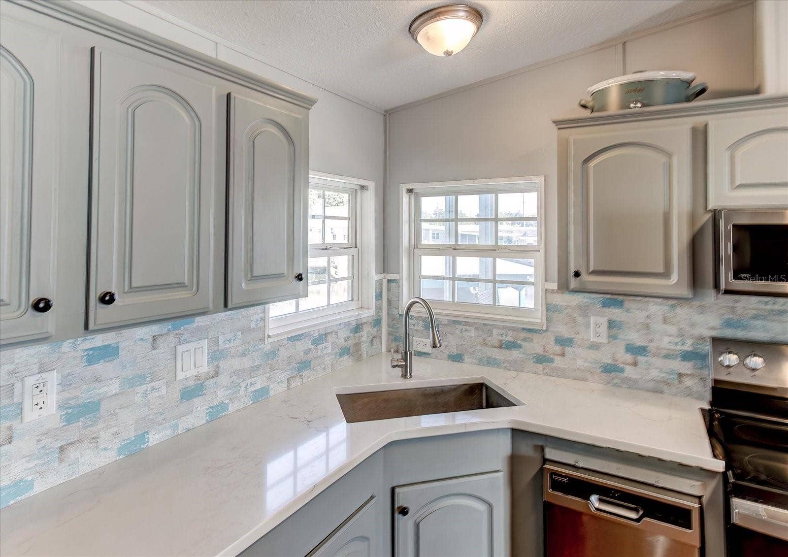 1440 S SHORE DRIVE, Tavares, FL 32778