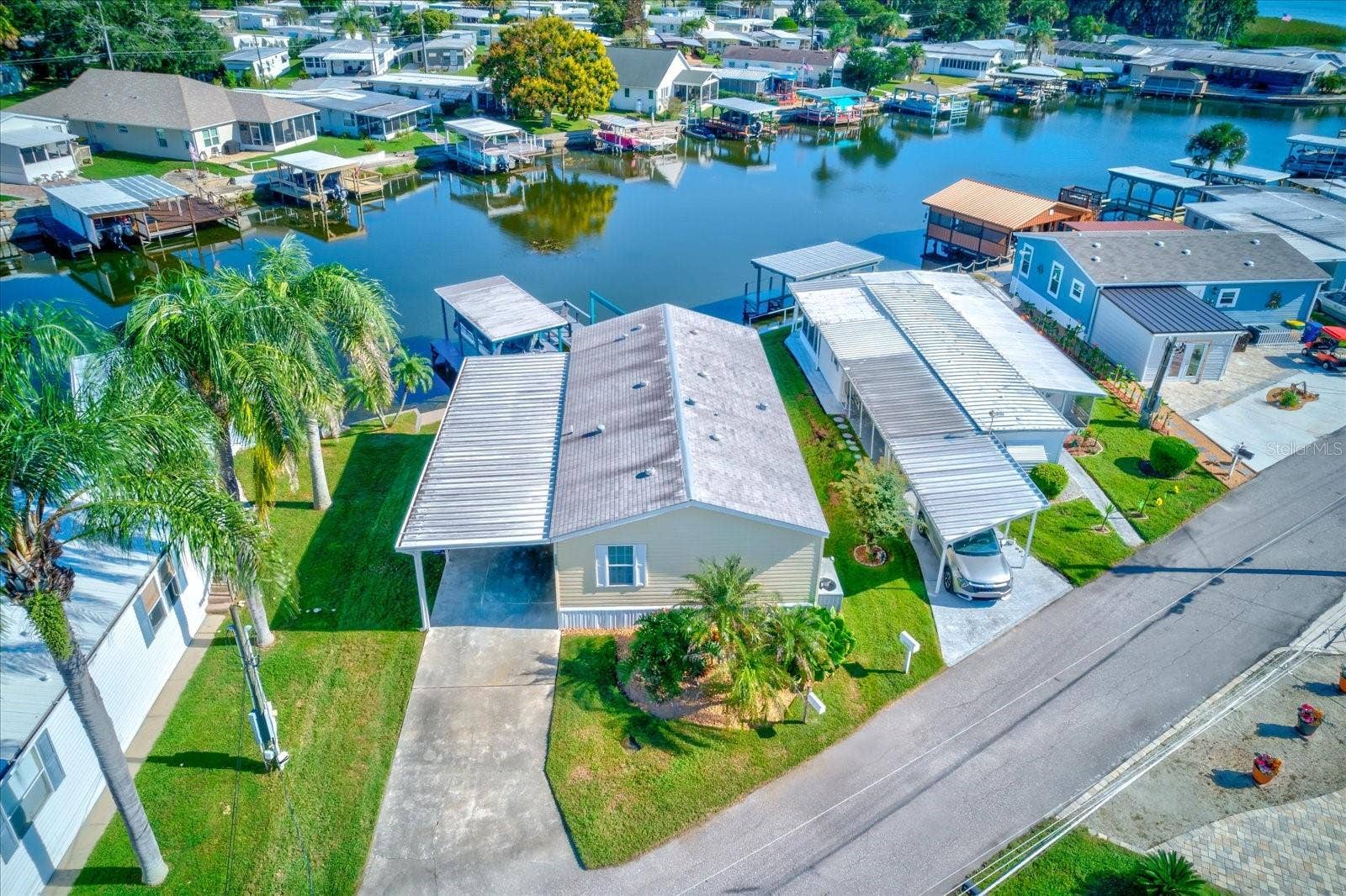 1440 S SHORE DRIVE, Tavares, FL 32778