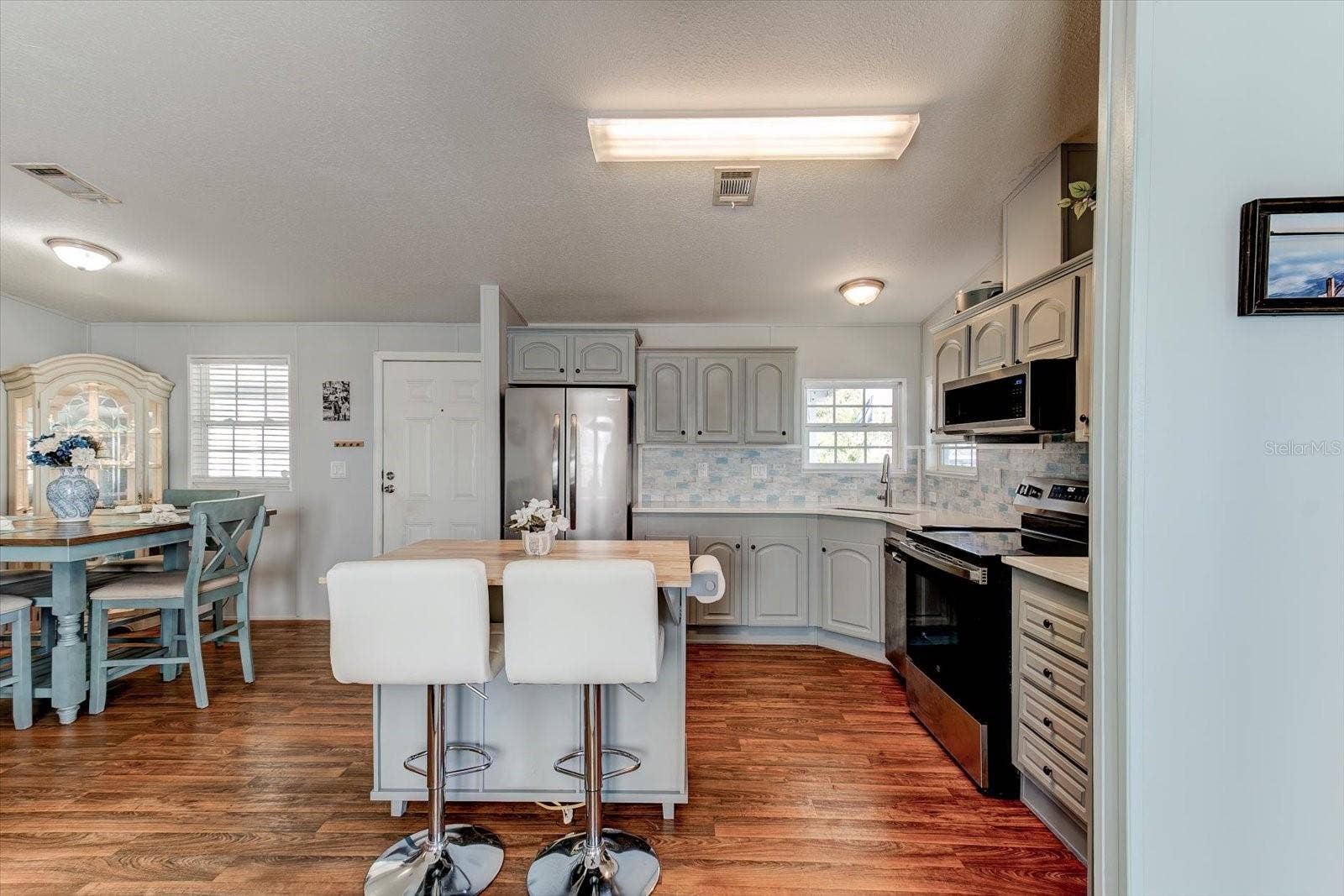 1440 S SHORE DRIVE, Tavares, FL 32778