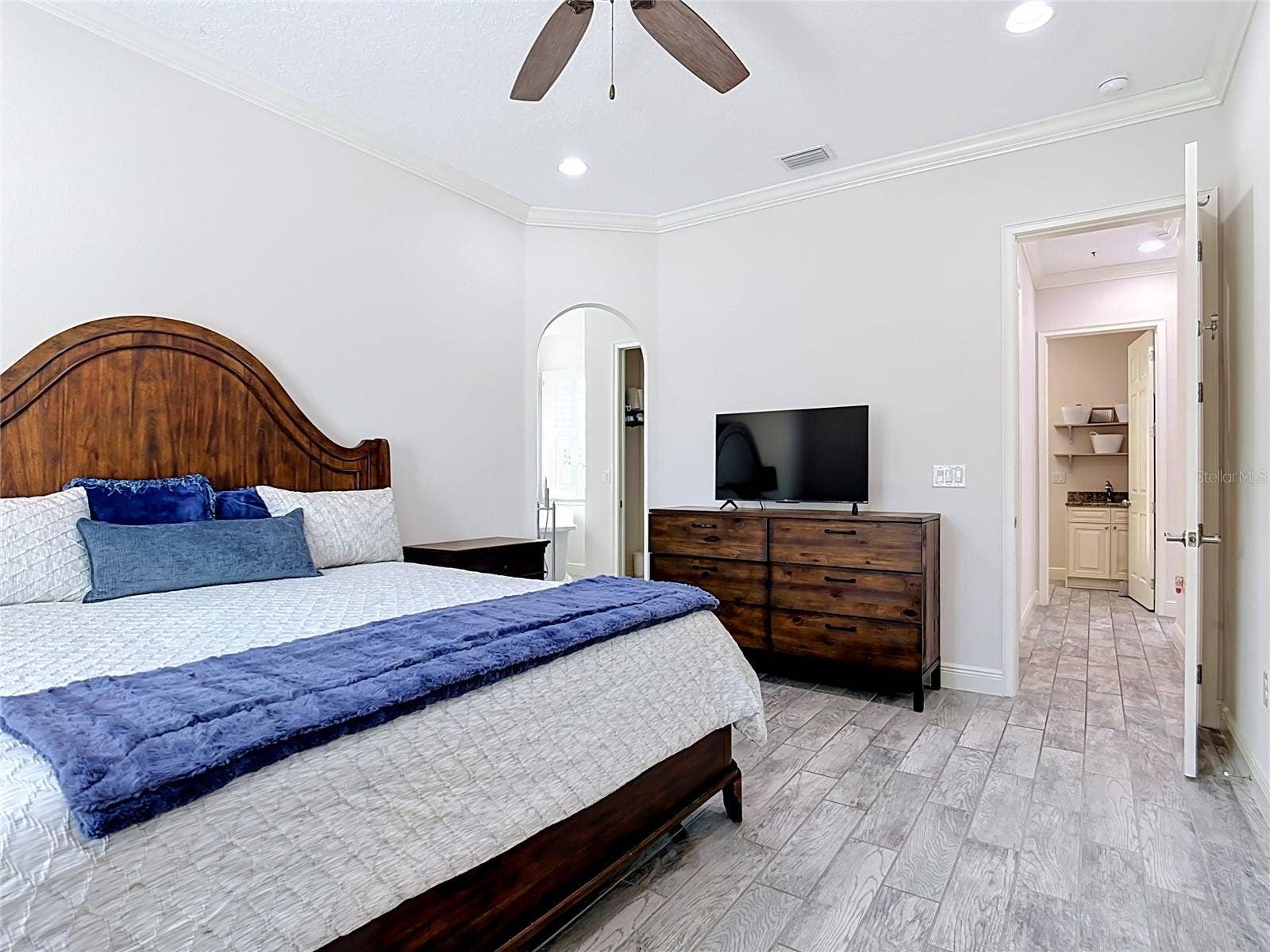 Primary suite