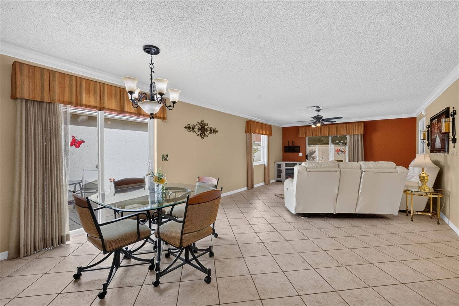 407 CARMEL AVENUE, The Villages, FL 32159 Living and Dining Rooms