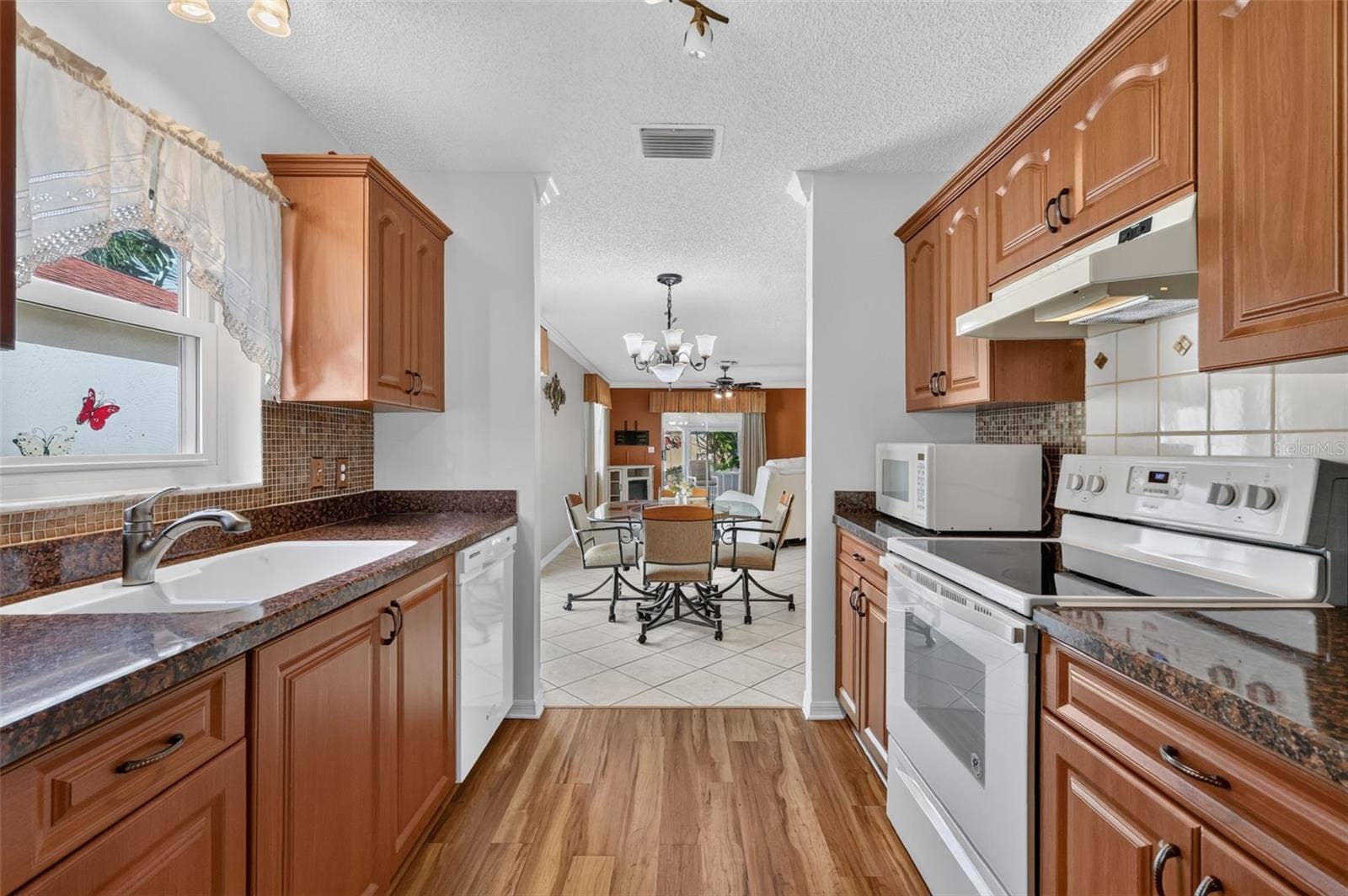 407 CARMEL AVENUE, The Villages, FL 32159 Kitchen