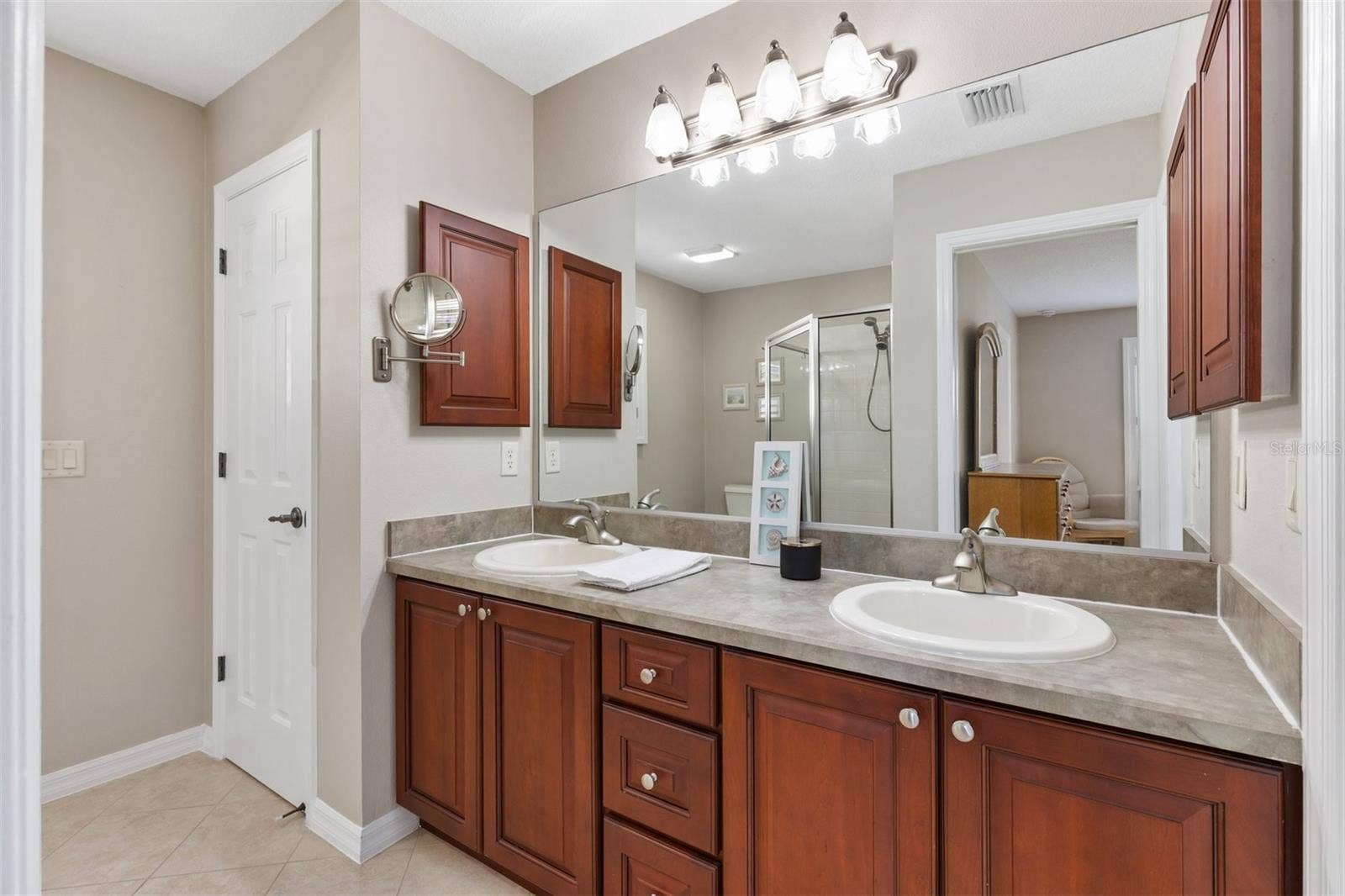 17916 SE 87TH MELROSE COURT, The Villages, FL 32162 17916 SE 87TH MELROSE COURT, The Villages, FL 32162