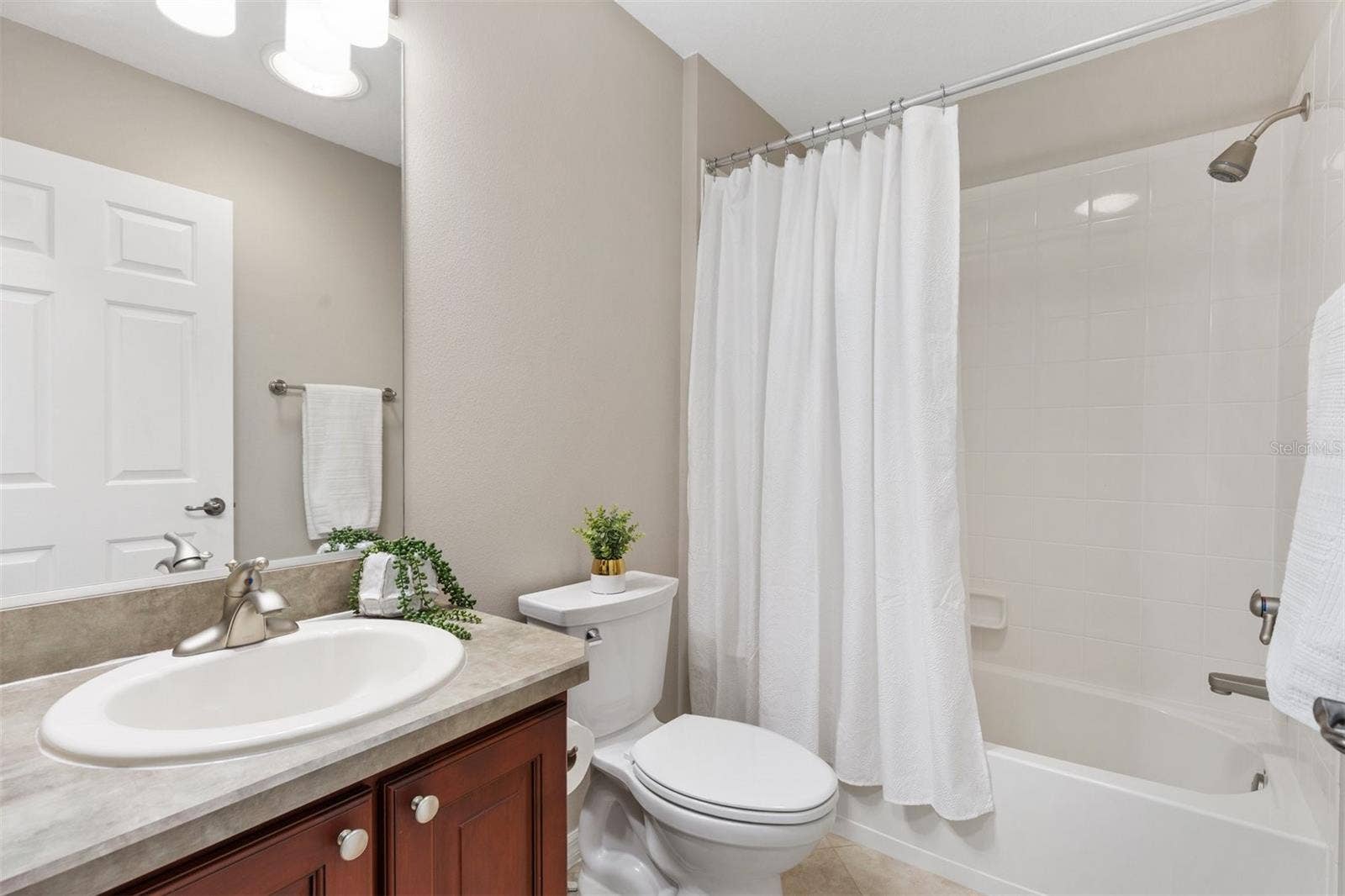 17916 SE 87TH MELROSE COURT, The Villages, FL 32162 17916 SE 87TH MELROSE COURT, The Villages, FL 32162