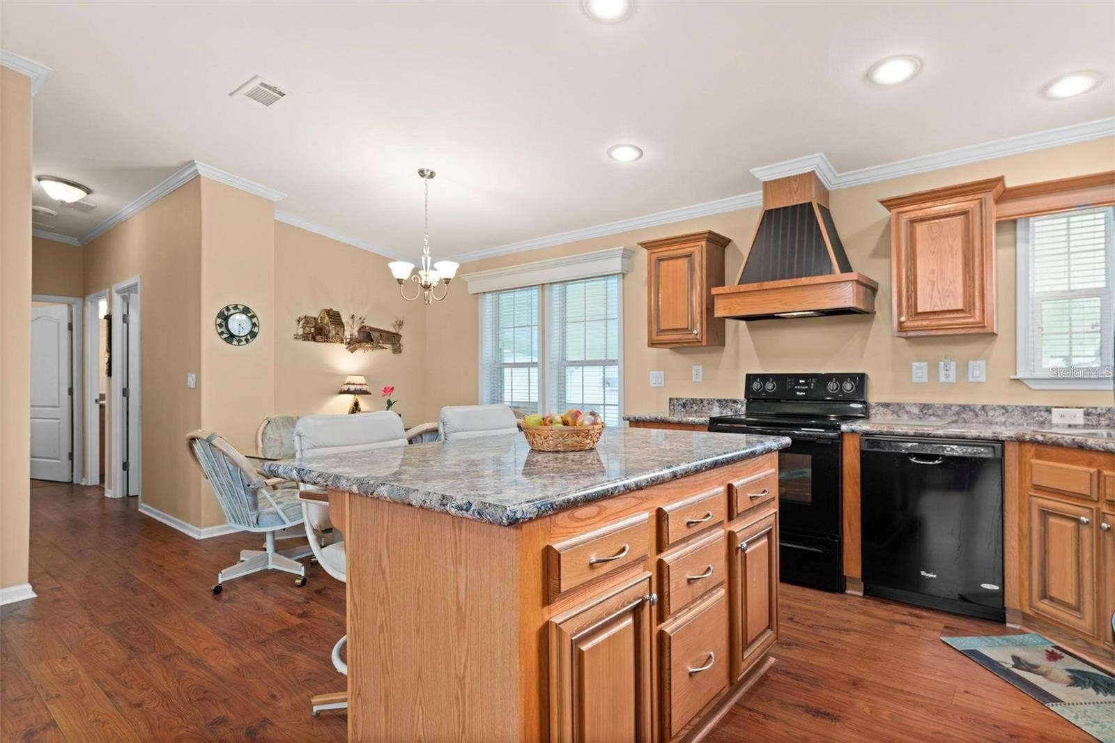 2417 VINDALE ROAD, Tavares, FL 32778 Kitchen island storage