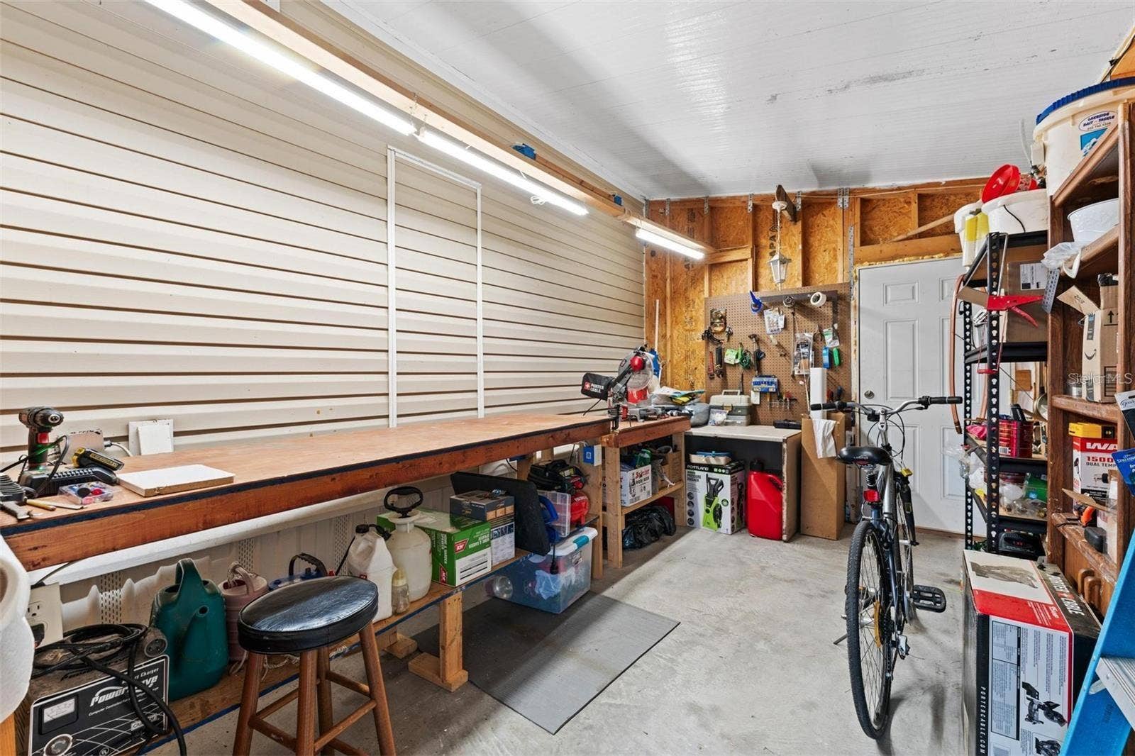 2417 VINDALE ROAD, Tavares, FL 32778 Workshop/Storage Shed