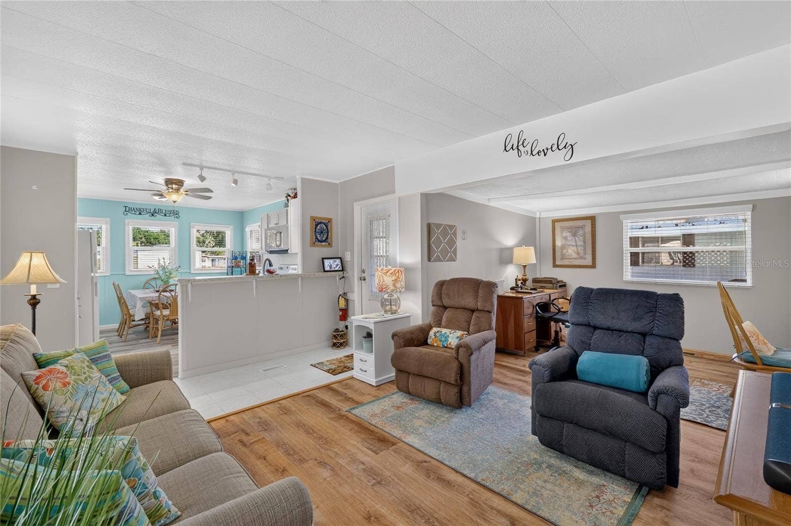 565 TAMMI DRIVE, Leesburg, FL 34788 Living room/ Dinette