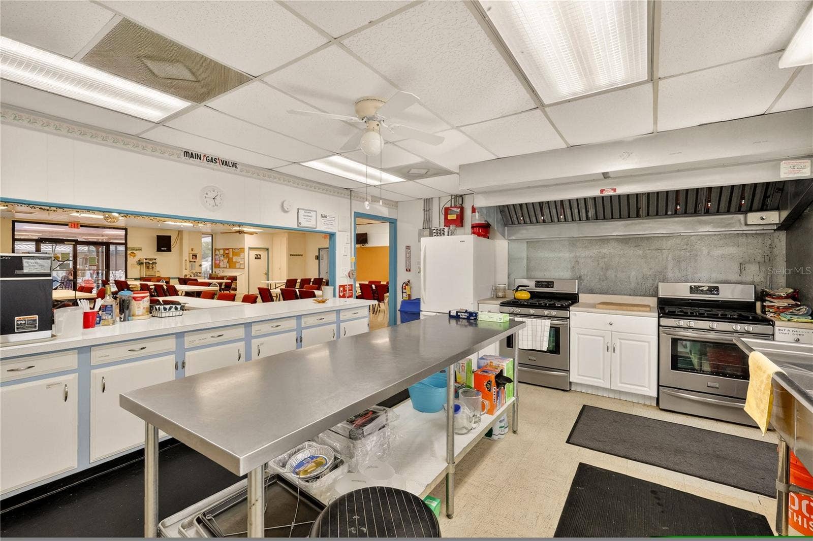 565 TAMMI DRIVE, Leesburg, FL 34788 Clubhouse Kitchen facility