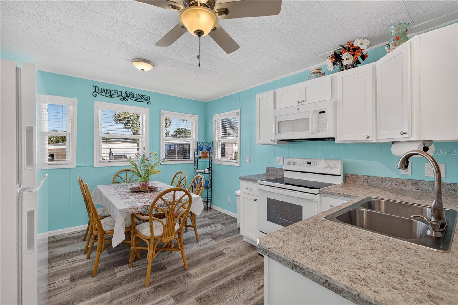 565 TAMMI DRIVE, Leesburg, FL 34788 Dinette/Kitchen