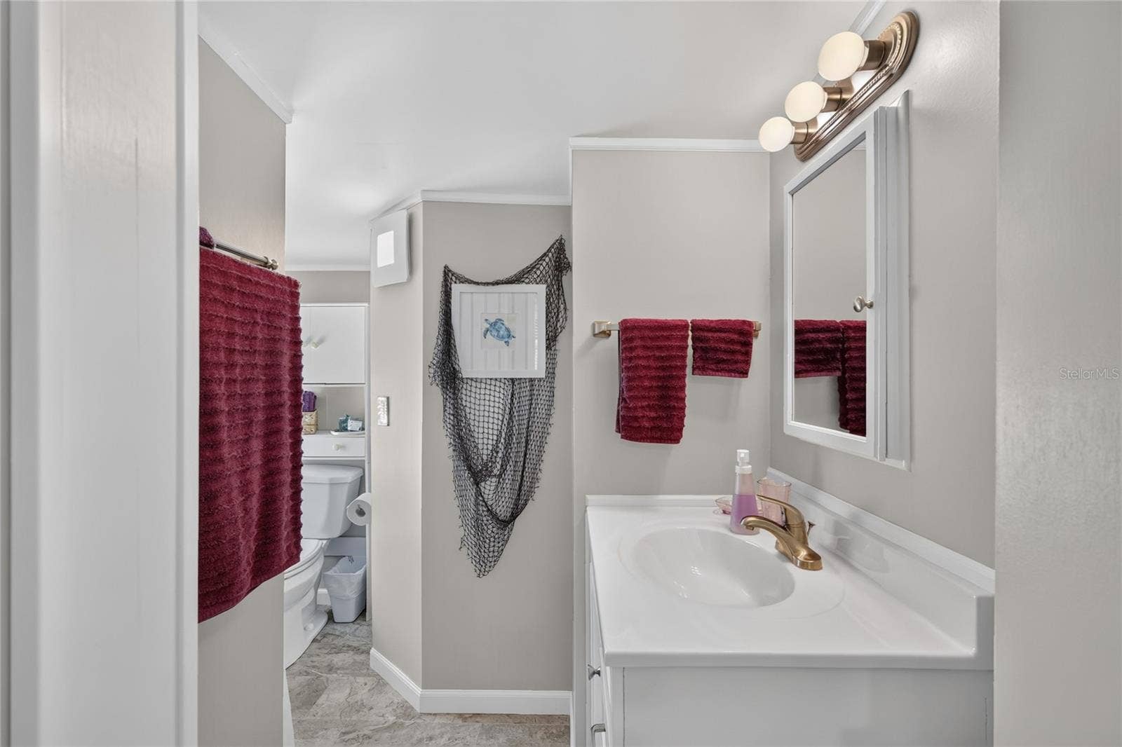 565 TAMMI DRIVE, Leesburg, FL 34788 Primary Bathroom