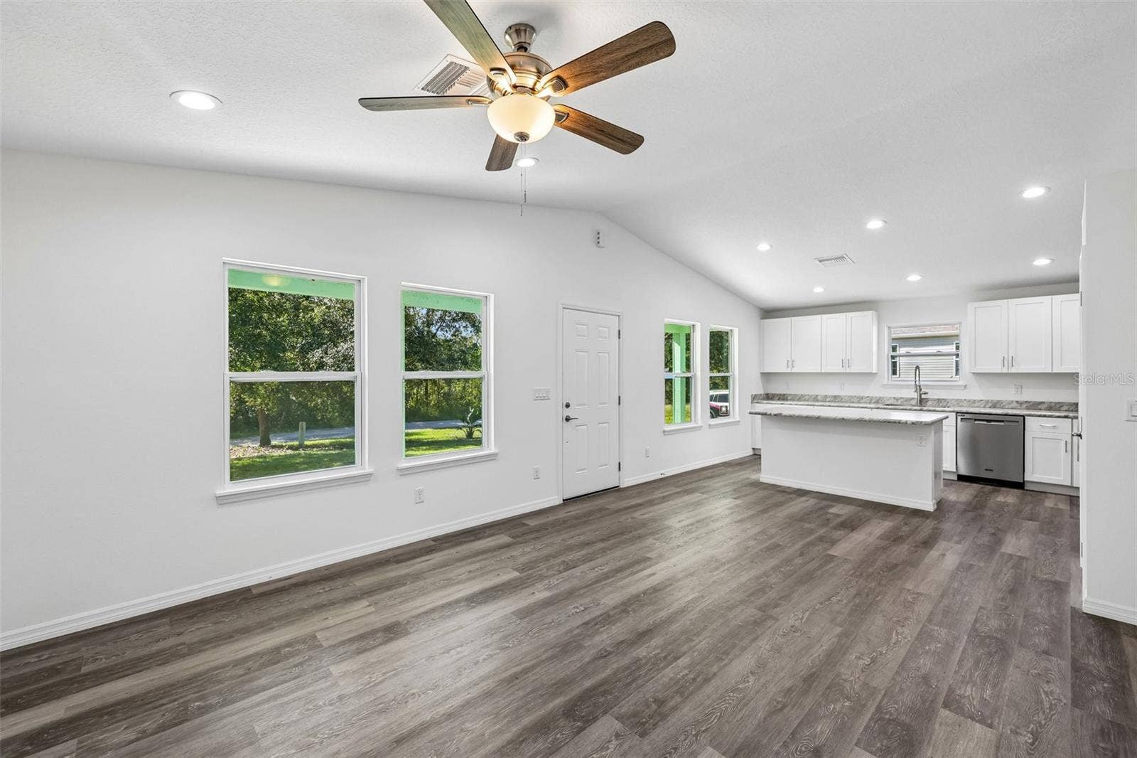 40091 OAKRIDGE DRIVE, Lady Lake, FL 32159 40091 OAKRIDGE DRIVE, Lady Lake, FL 32159