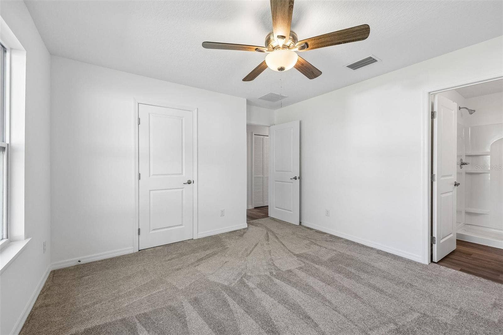 40091 OAKRIDGE DRIVE, Lady Lake, FL 32159 40091 OAKRIDGE DRIVE, Lady Lake, FL 32159