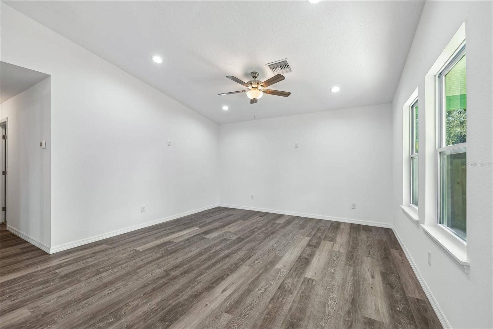 40091 OAKRIDGE DRIVE, Lady Lake, FL 32159 40091 OAKRIDGE DRIVE, Lady Lake, FL 32159