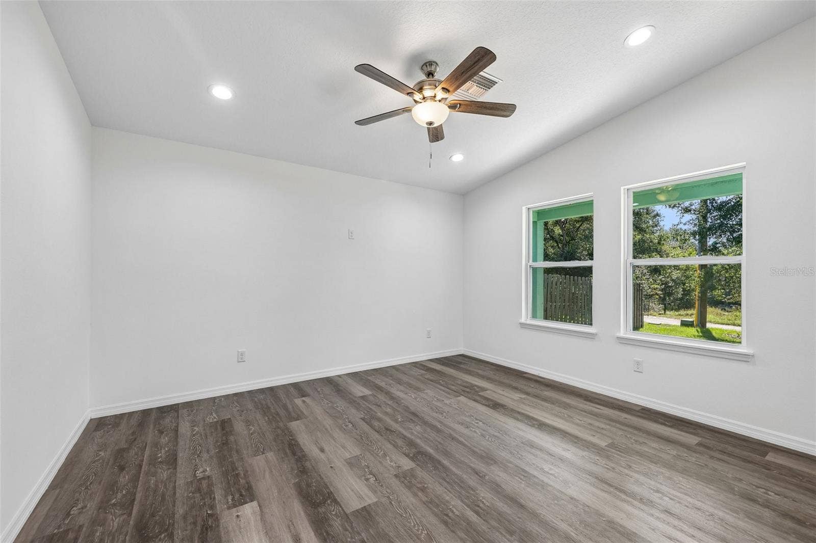 40091 OAKRIDGE DRIVE, Lady Lake, FL 32159 40091 OAKRIDGE DRIVE, Lady Lake, FL 32159