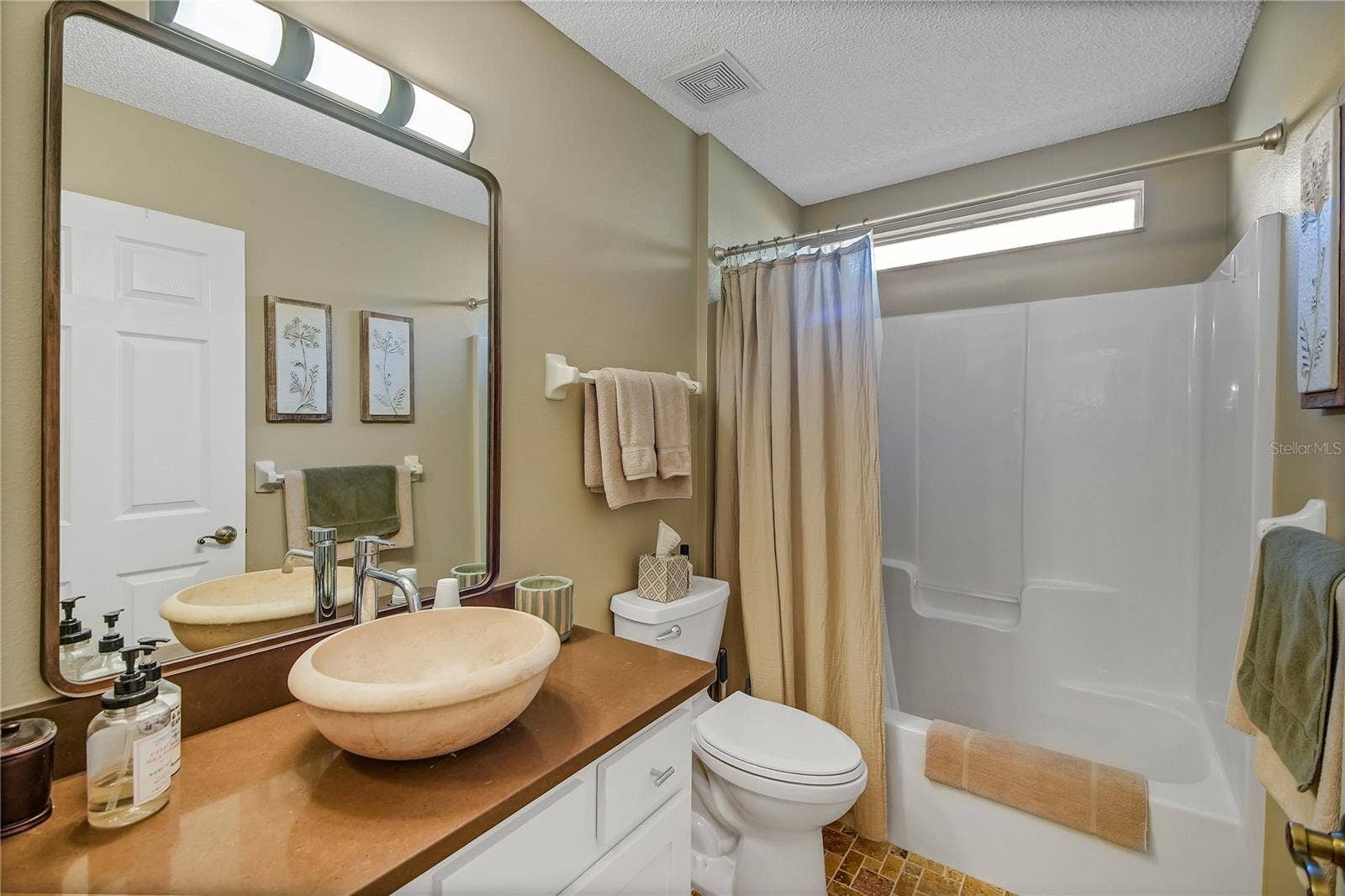 1019 MEADOWBEND DRIVE, Leesburg, FL 34748 1019 MEADOWBEND DRIVE, Leesburg, FL 34748