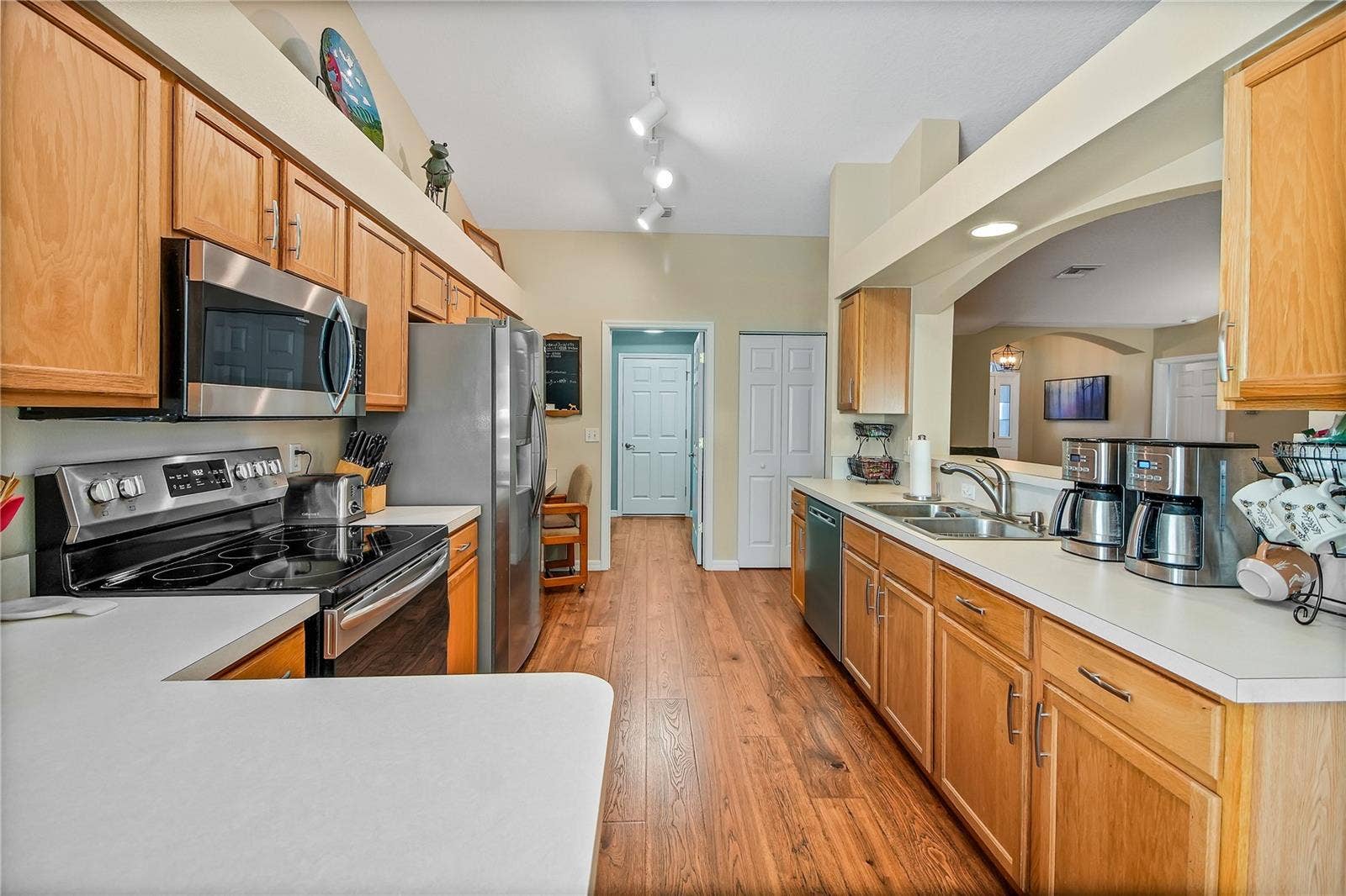 1019 MEADOWBEND DRIVE, Leesburg, FL 34748 1019 MEADOWBEND DRIVE, Leesburg, FL 34748