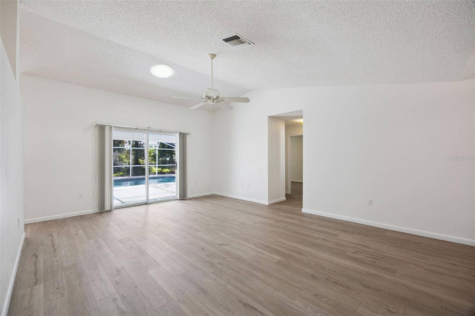 26233 NEWCOMBE CIRCLE, Leesburg, FL 34748