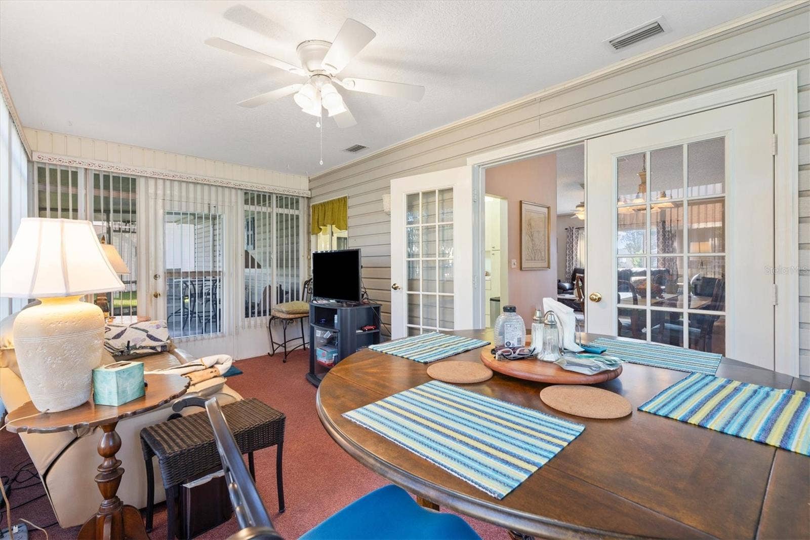 Spacious Florida room